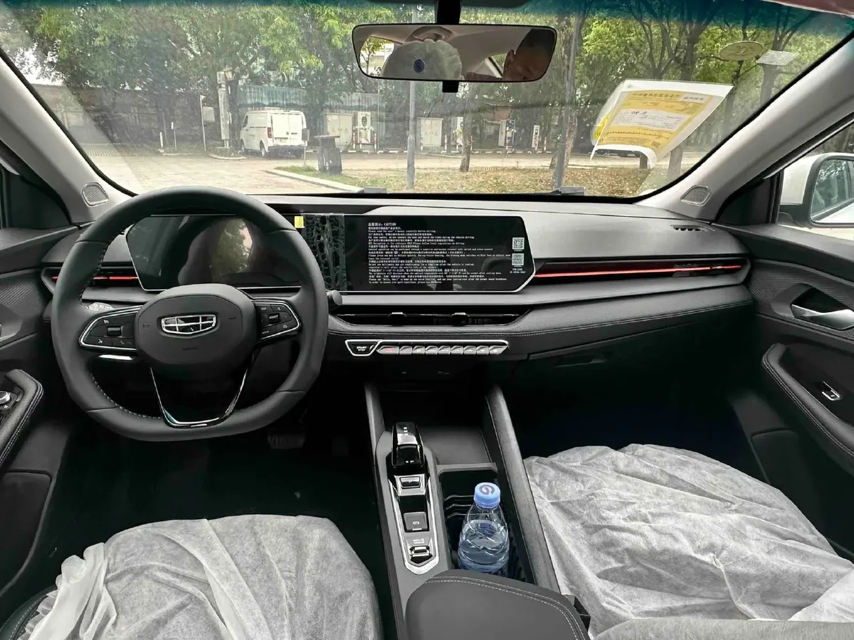 2025 Geely Emgrand 1.5L 127HP L4 CVT,autocango,china used car exporter,china ev exporter,chinese used car exporter,chinese used ev exporter