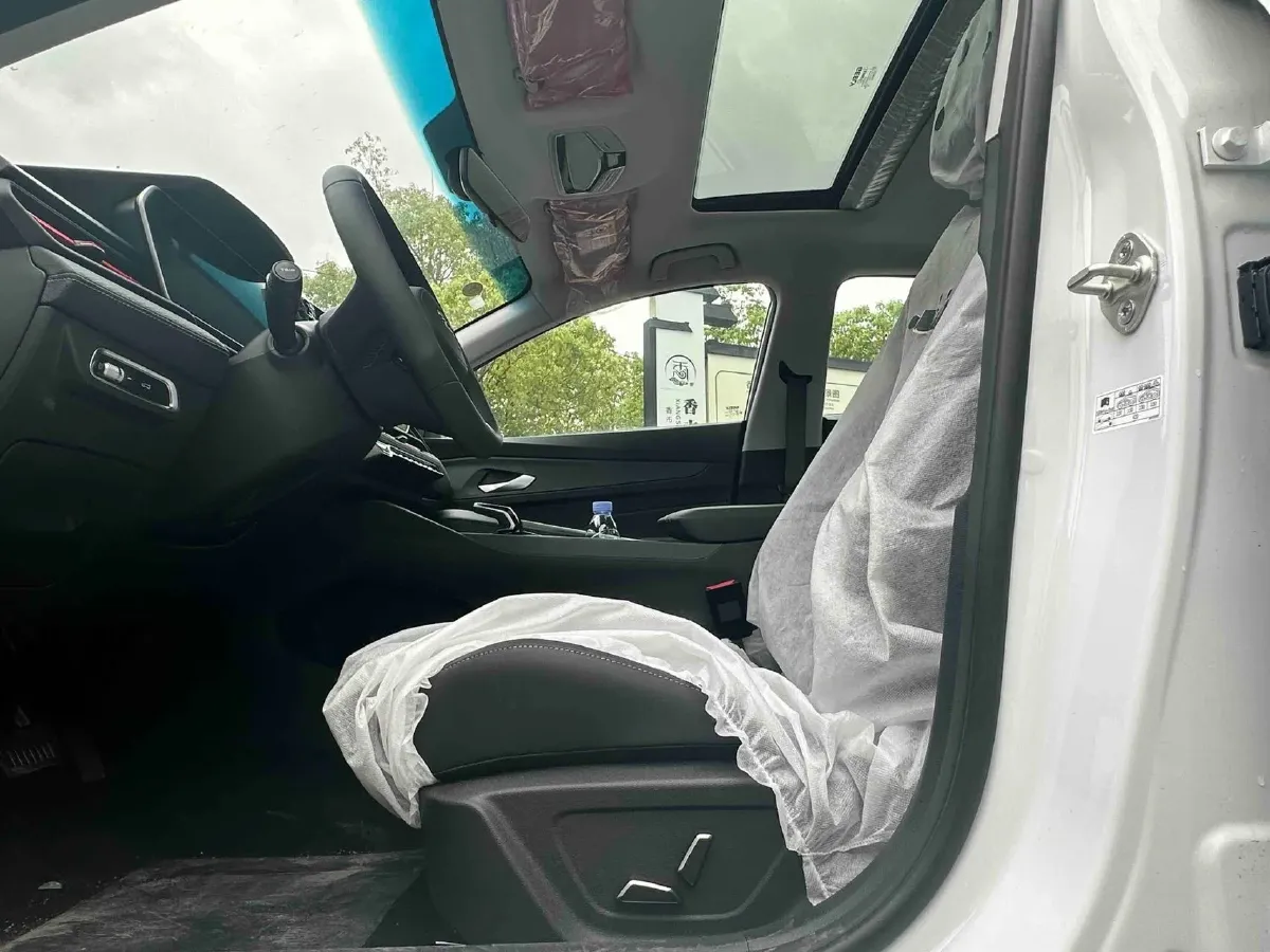 2025 Geely Emgrand 1.5L 127HP L4 CVT,autocango,china used car exporter,china ev exporter,chinese used car exporter,chinese used ev exporter