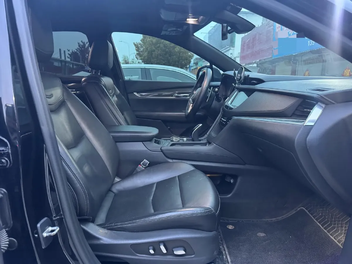 2021 Cadillac XT5 2.0T 237HP L4 9AT,autocango,china used car exporter,china ev exporter,chinese used car exporter,chinese used ev exporter