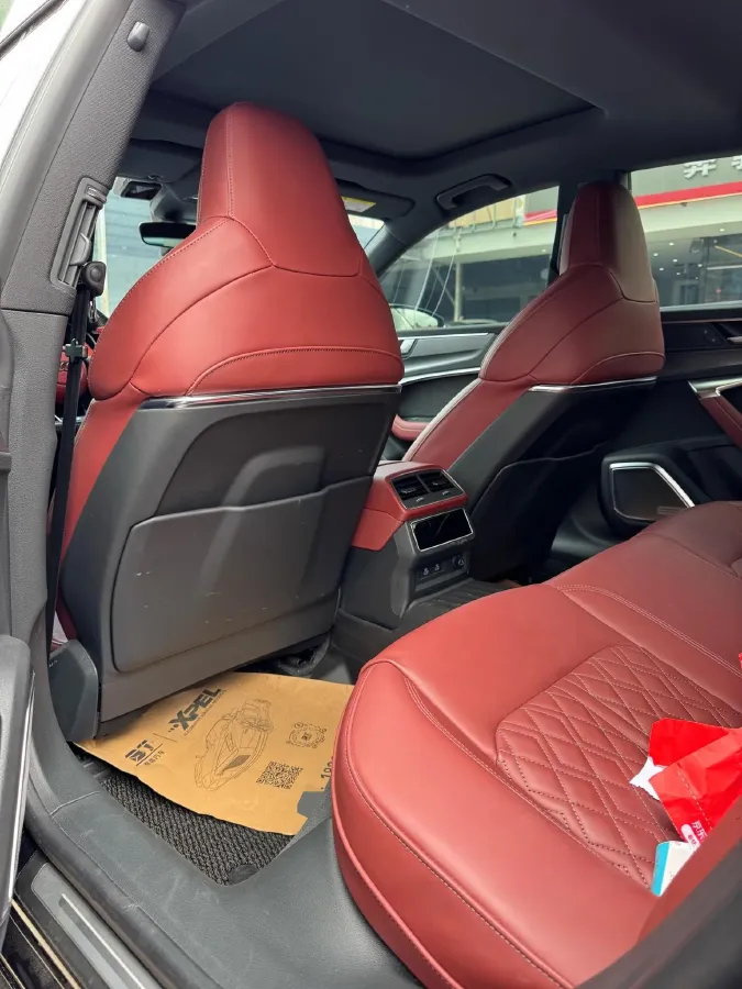 2024 Audi A7L 2.0T 245HP L4 7DCT,autocango,china used car exporter,china ev exporter,chinese used car exporter,chinese used ev exporter