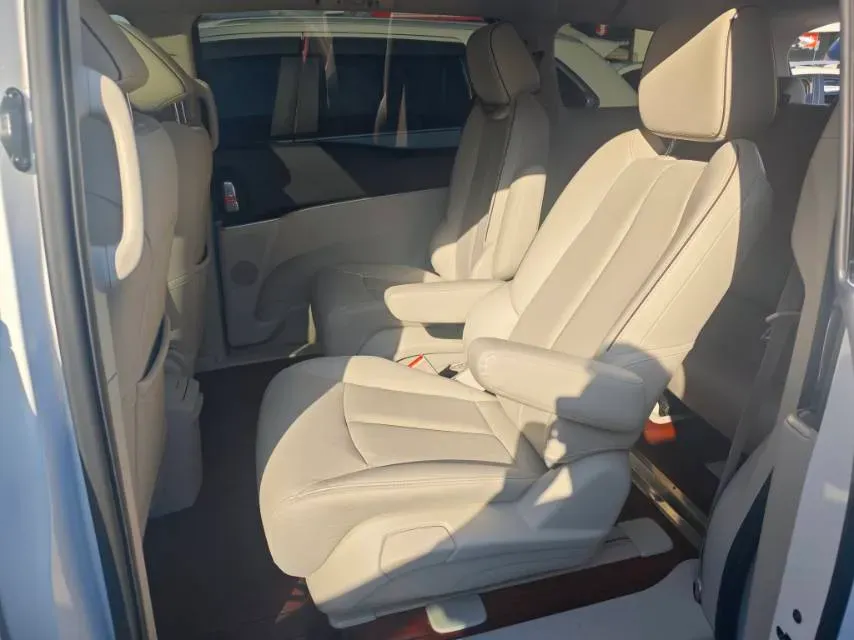 2021 Buick GL8 2.0T 237HP L4 9AT,autocango,china used car exporter,china ev exporter,chinese used car exporter,chinese used ev exporter