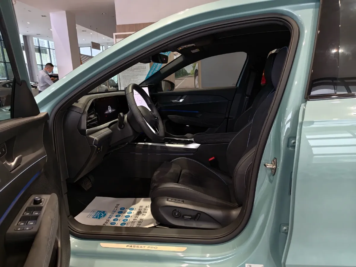 2025 Volkswagen Passat 2.0T 220HP L4 7DCT,autocango,china used car exporter,china ev exporter,chinese used car exporter,chinese used ev exporter