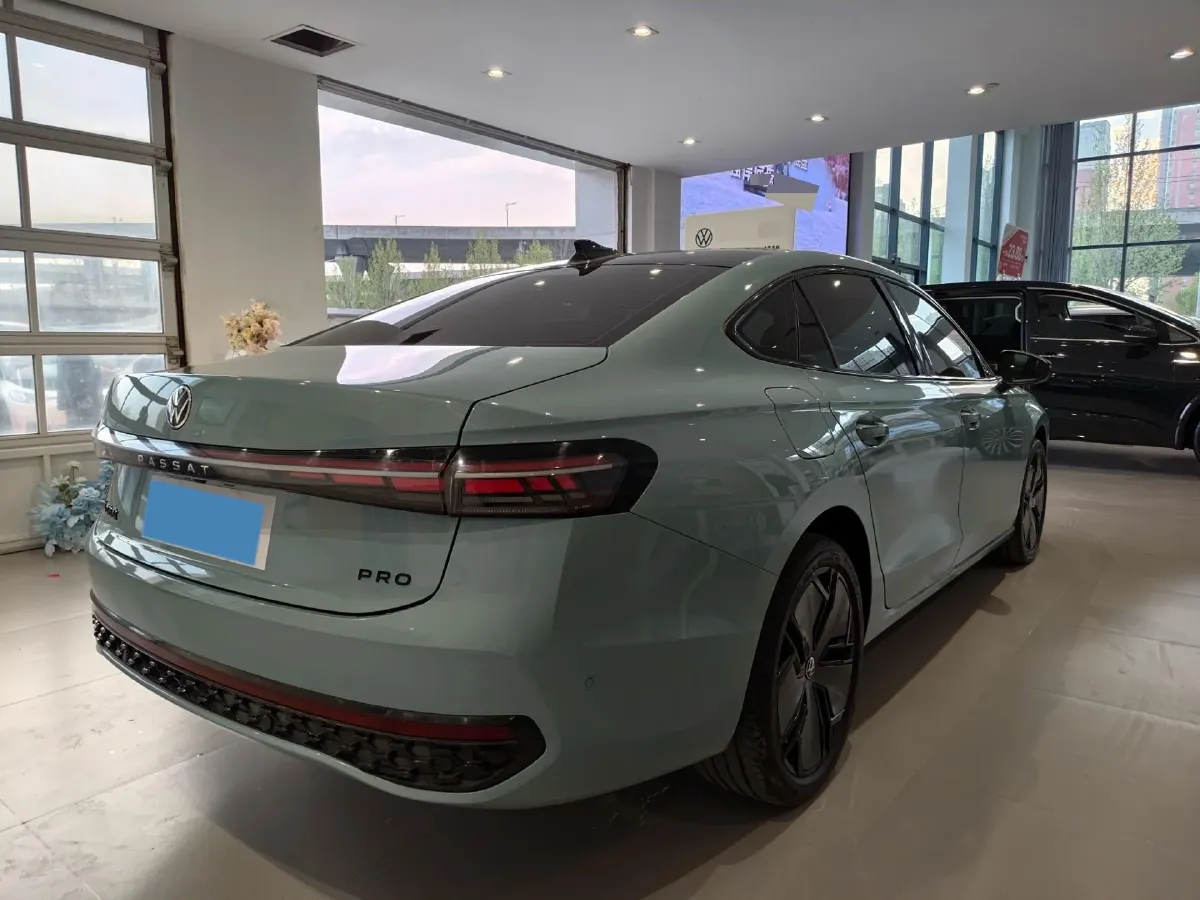 2025 Volkswagen Passat 2.0T 220HP L4 7DCT,autocango,china used car exporter,china ev exporter,chinese used car exporter,chinese used ev exporter