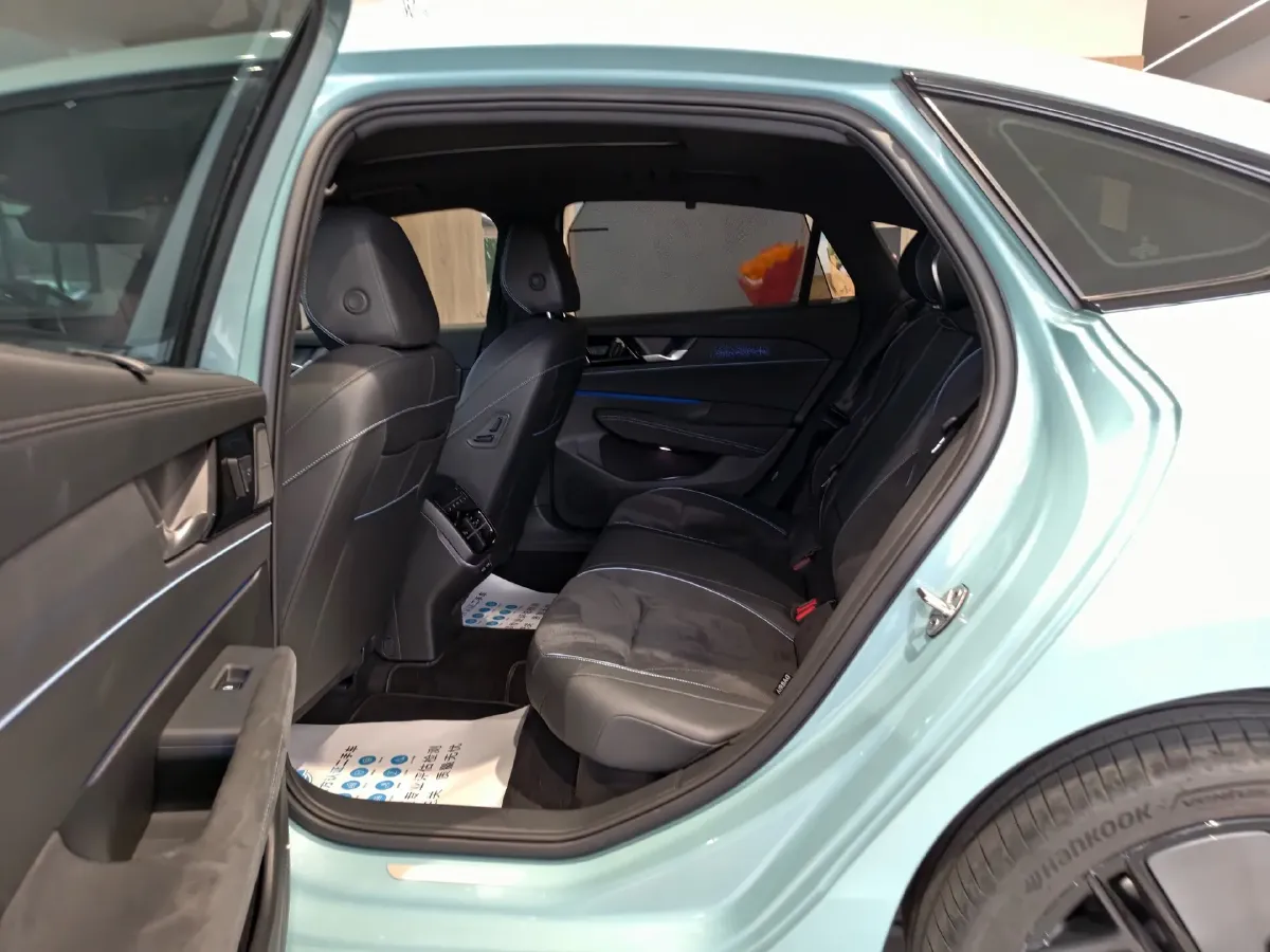 2025 Volkswagen Passat 2.0T 220HP L4 7DCT,autocango,china used car exporter,china ev exporter,chinese used car exporter,chinese used ev exporter