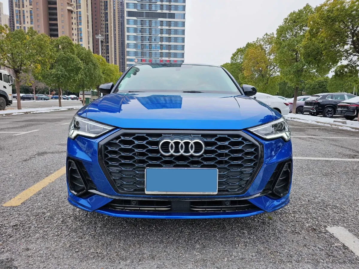 2022 Audi Q3 Sportback 2.0T 186HP L4 7DCT,autocango,china used car exporter,china ev exporter,chinese used car exporter,chinese used ev exporter
