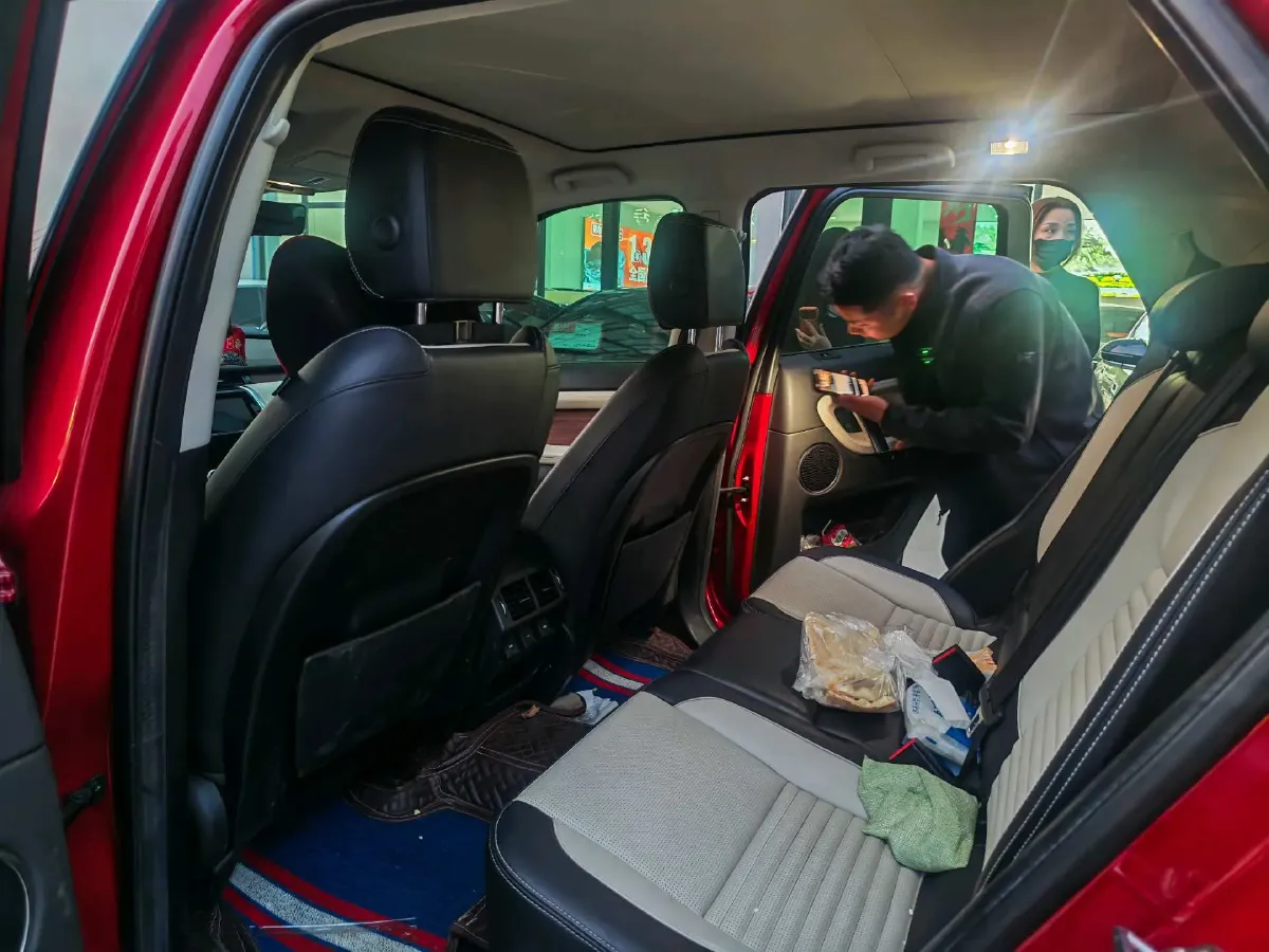 2020 Land Rover Discovery Sport 2.0T 249HP L4 9AT,autocango,china used car exporter,china ev exporter,chinese used car exporter,chinese used ev exporter