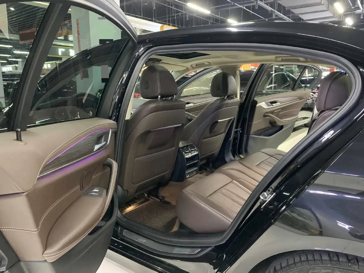 2020 BMW 5 Series 2.0T 184HP L4 8AT PHEV 17.7KWH,autocango,china used car exporter,china ev exporter,chinese used car exporter,chinese used ev exporter