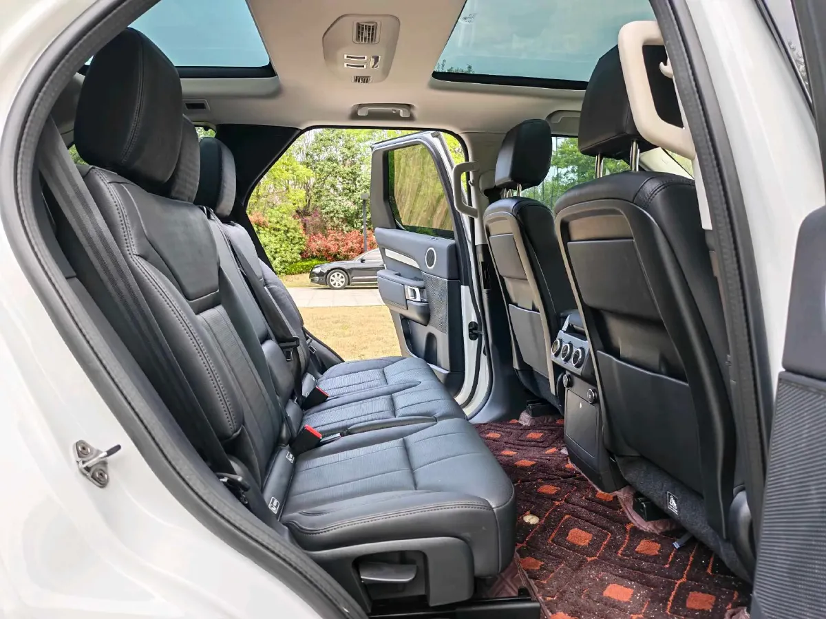 2020 Land Rover Discovery 2.0T 300HP L4 8AT,autocango,china used car exporter,china ev exporter,chinese used car exporter,chinese used ev exporter