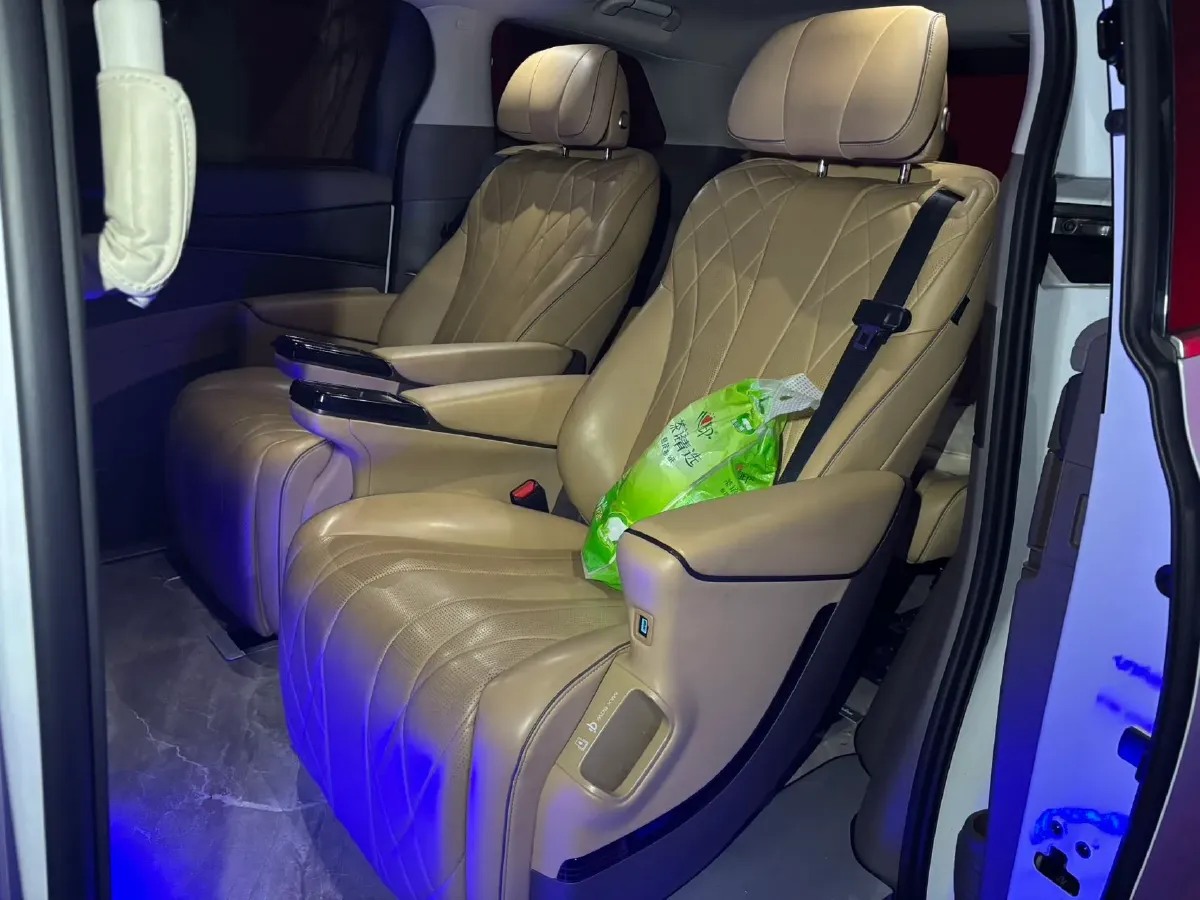 2022 Mercedes-Benz GLC Class 2.0T 197HP L4 9AT,autocango,china used car exporter,china ev exporter,chinese used car exporter,chinese used ev exporter