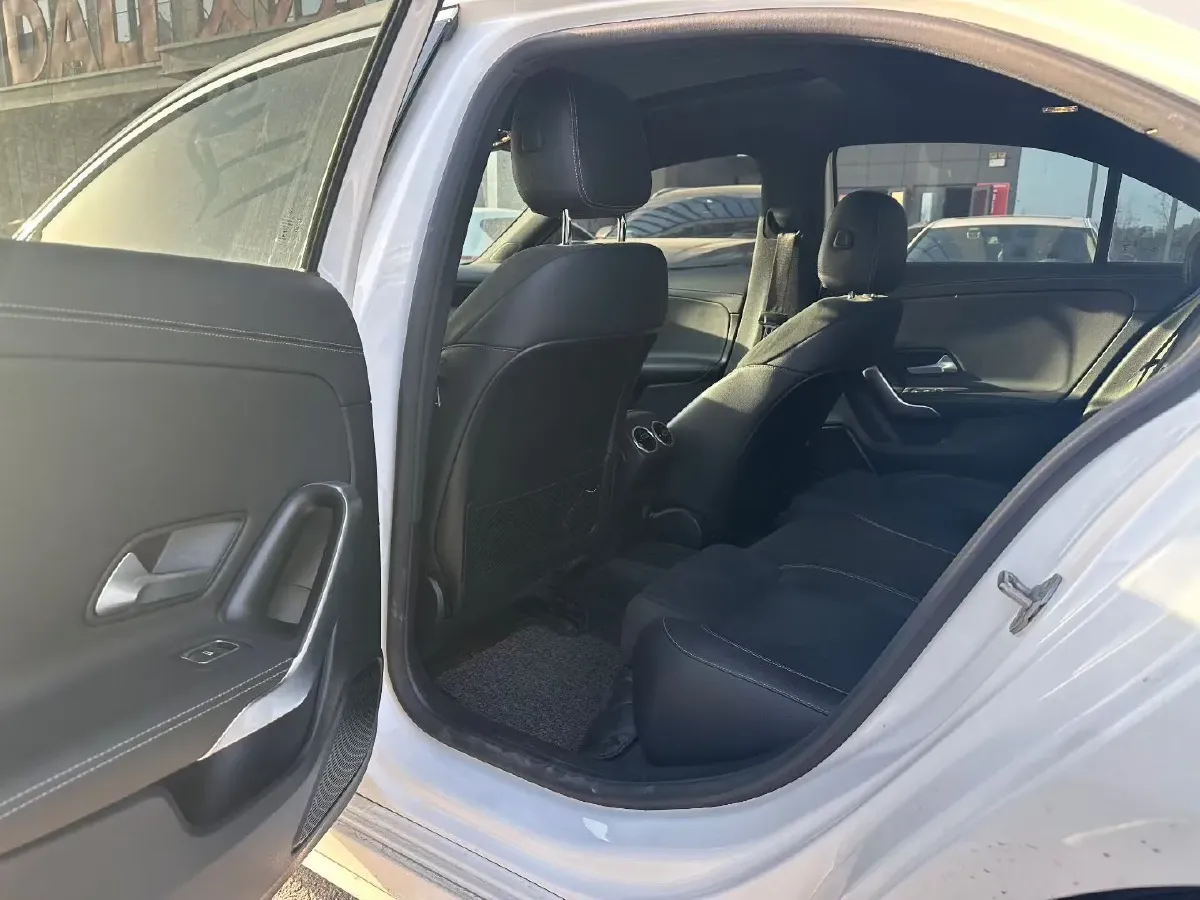 2021 Mercedes-Benz A Class 1.3T 163HP L4 7DCT,autocango,china used car exporter,china ev exporter,chinese used car exporter,chinese used ev exporter