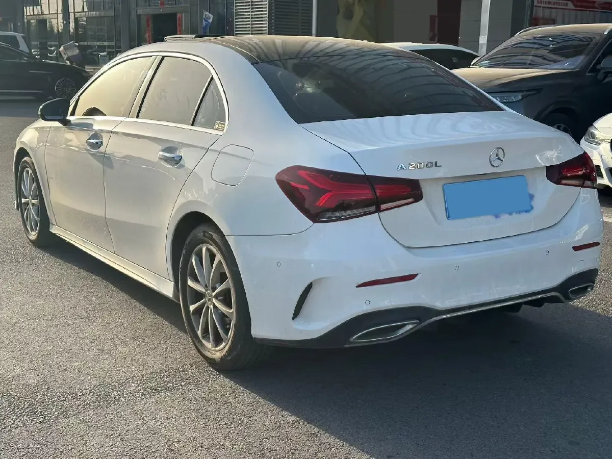 2021 Mercedes-Benz A Class 1.3T 163HP L4 7DCT,autocango,china used car exporter,china ev exporter,chinese used car exporter,chinese used ev exporter