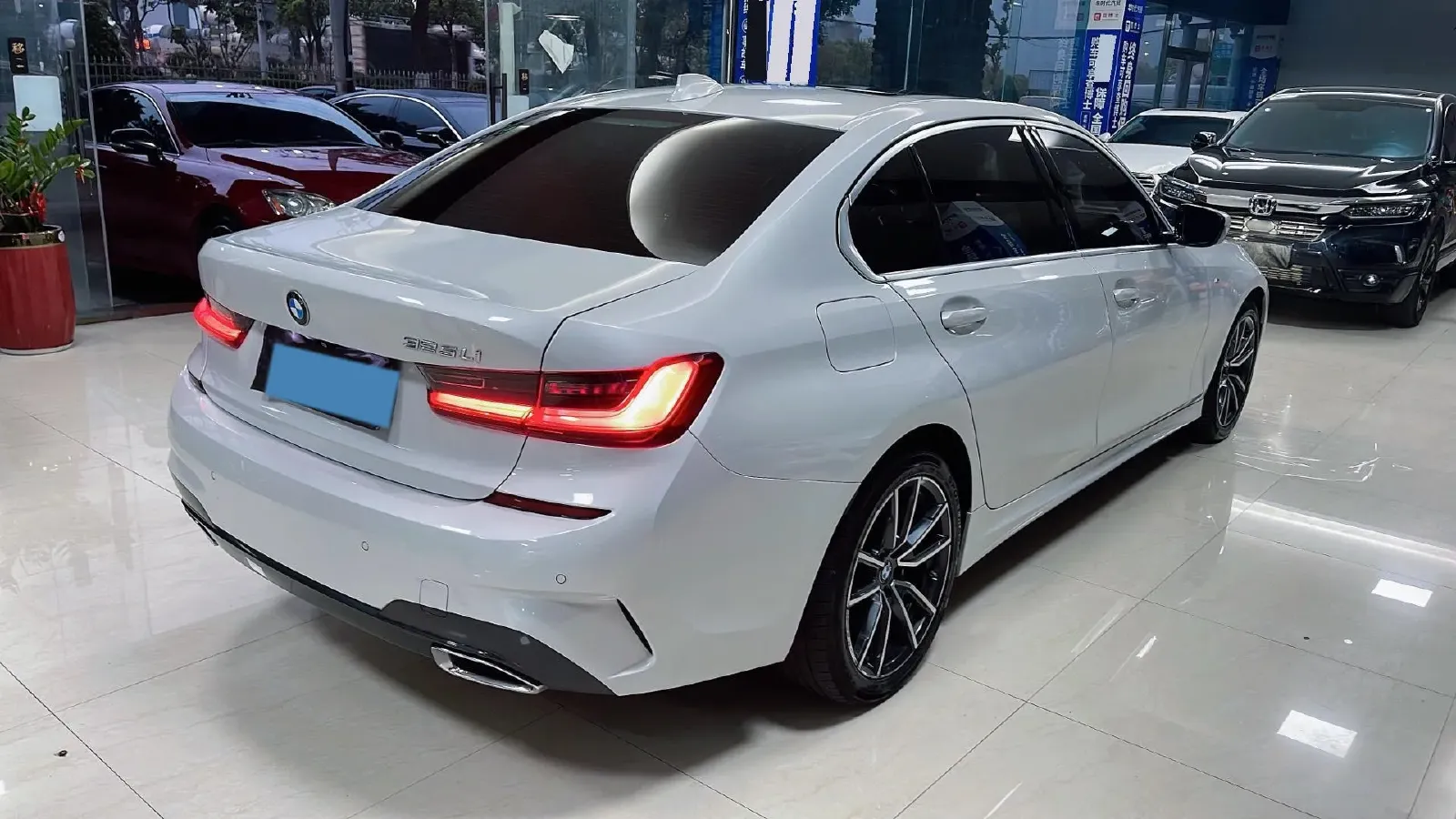 2021 BMW 3 Series 2.0T 156HP L4 8AT,autocango,china used car exporter,china ev exporter,chinese used car exporter,chinese used ev exporter