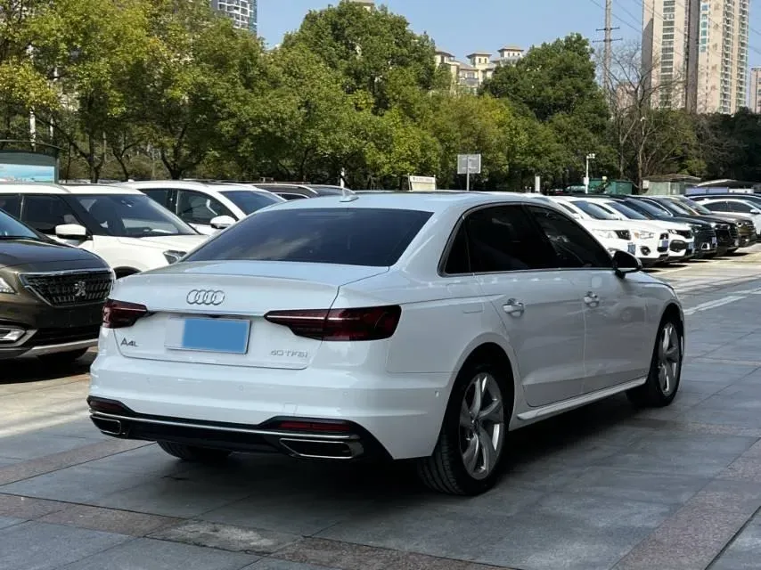 2020 Audi A4L 2.0T 190HP L4 7DCT,autocango,china used car exporter,china ev exporter,chinese used car exporter,chinese used ev exporter
