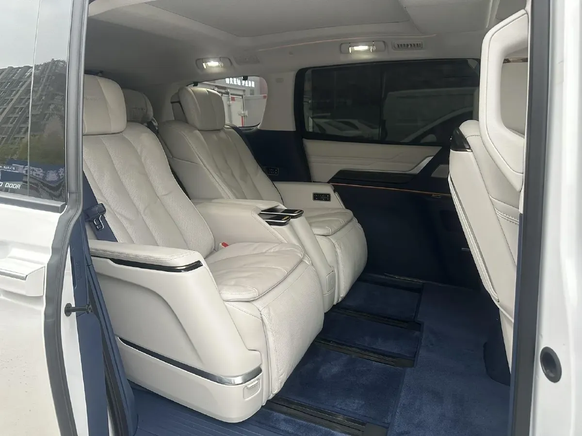 2025 Buick Century 2.0T 237HP L4 9AT,autocango,china used car exporter,china ev exporter,chinese used car exporter,chinese used ev exporter