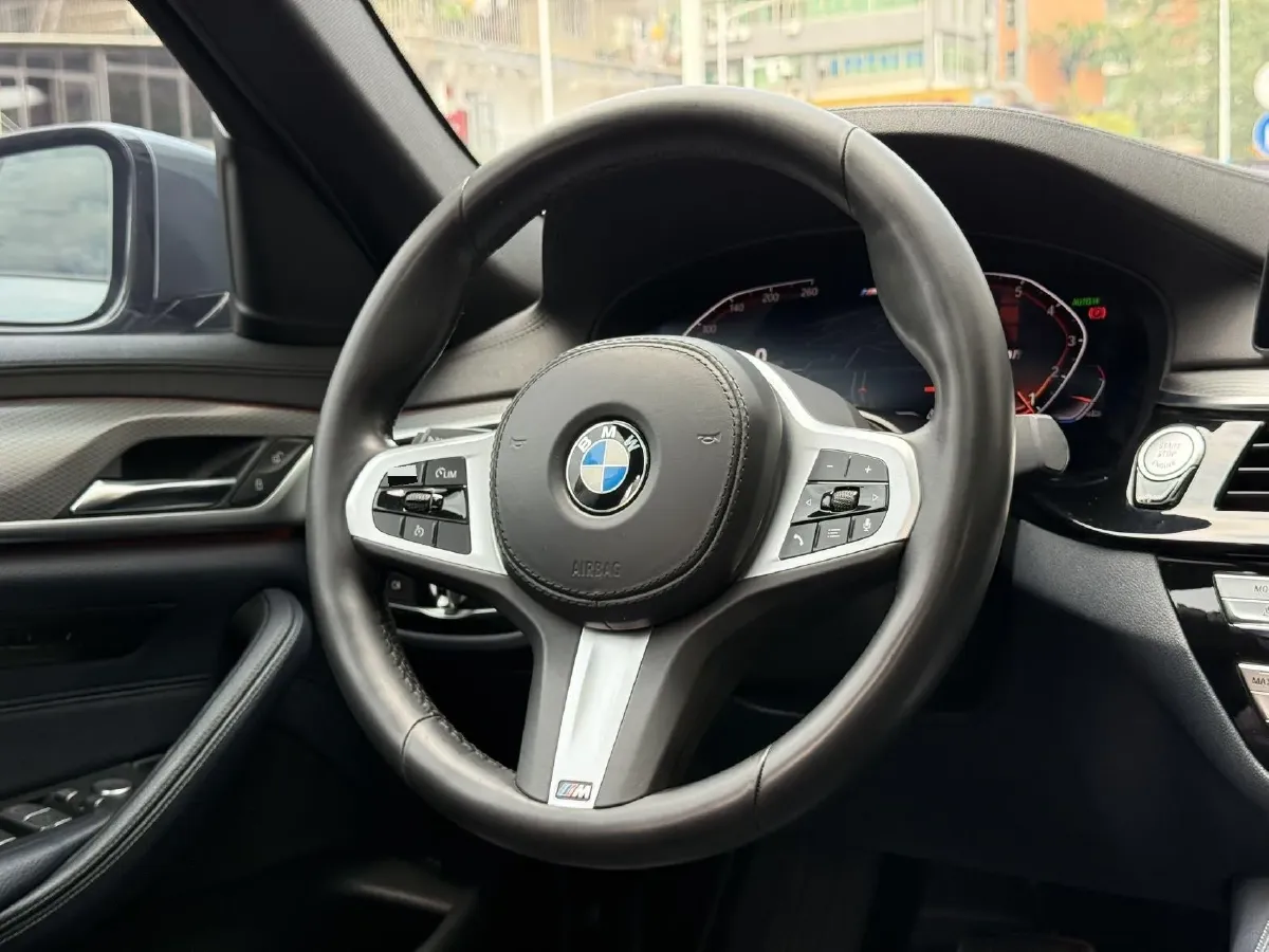 2020 BMW 5 Series 2.0T 184HP L4 8AT,autocango,china used car exporter,china ev exporter,chinese used car exporter,chinese used ev exporter