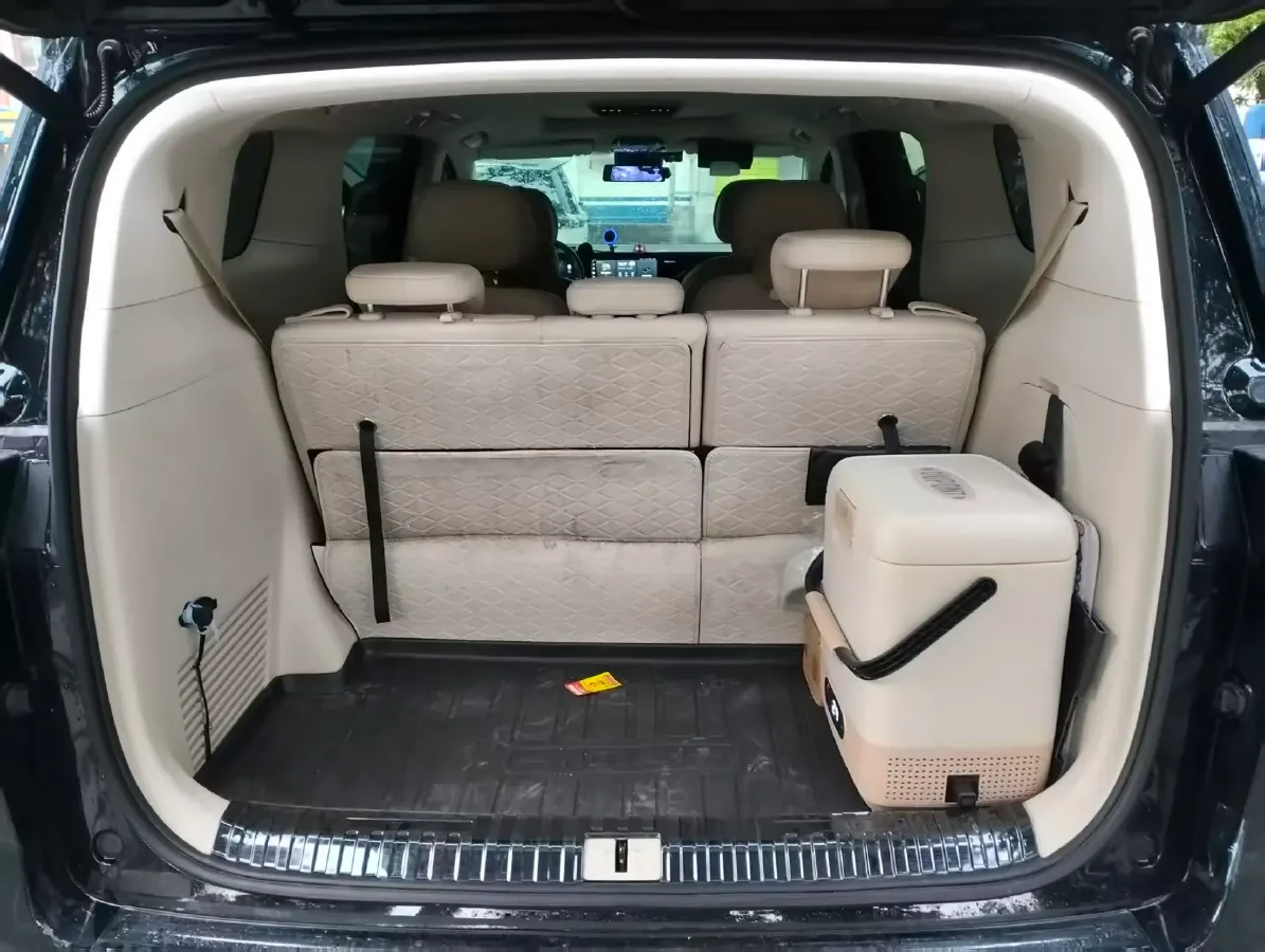 2022 Voyah Dream BEV 82KWH,autocango,china used car exporter,china ev exporter,chinese used car exporter,chinese used ev exporter