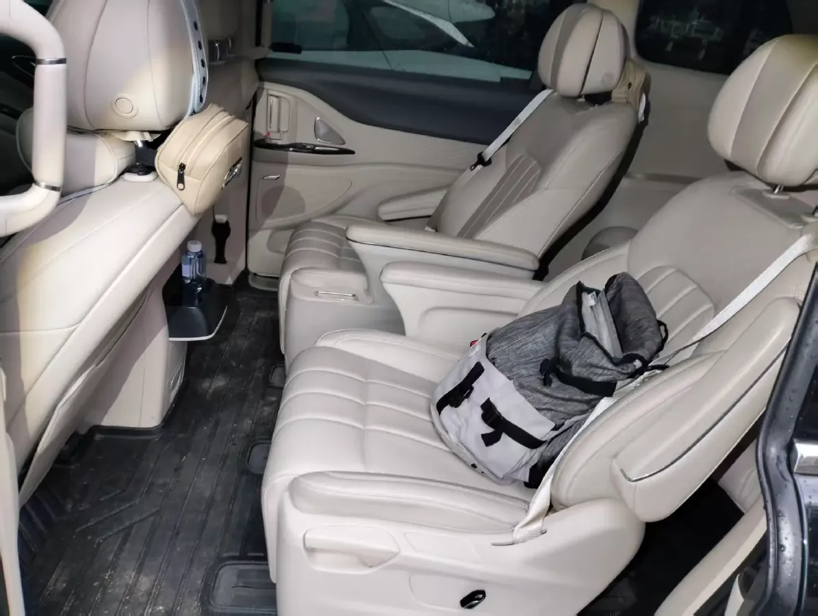 2022 Voyah Dream BEV 82KWH,autocango,china used car exporter,china ev exporter,chinese used car exporter,chinese used ev exporter