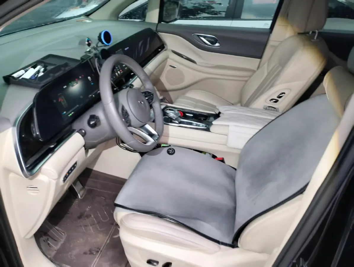 2022 Voyah Dream BEV 82KWH,autocango,china used car exporter,china ev exporter,chinese used car exporter,chinese used ev exporter