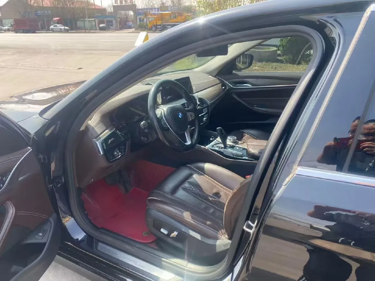 2020 BMW 5 Series 2.0T 252HP L4 8AT,autocango,china used car exporter,china ev exporter,chinese used car exporter,chinese used ev exporter