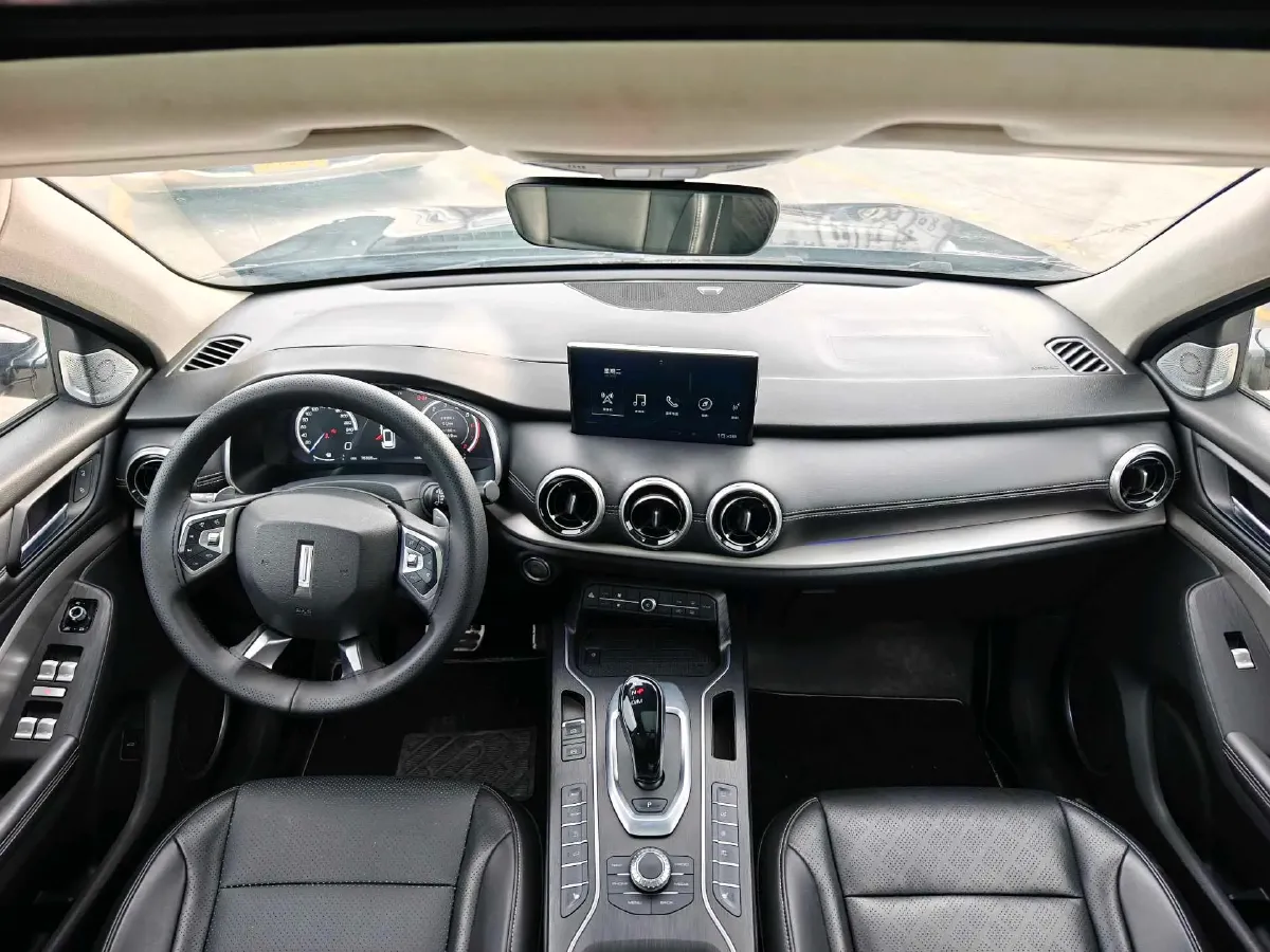 2018 WEY VV6 2.0T 197HP L4 7DCT,autocango,china used car exporter,china ev exporter,chinese used car exporter,chinese used ev exporter