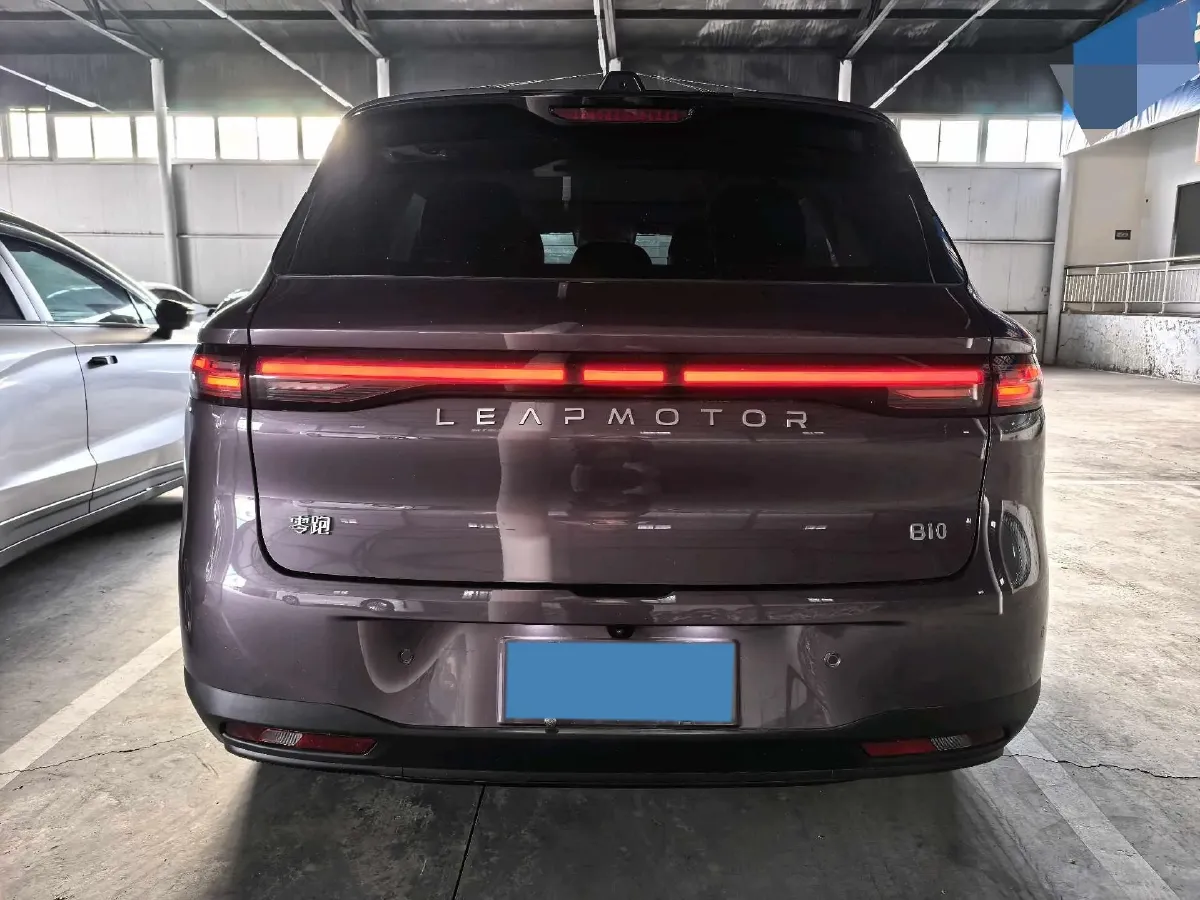 2025 Leapmotor B10 BEV 67.1KWH,autocango,china used car exporter,china ev exporter,chinese used car exporter,chinese used ev exporter
