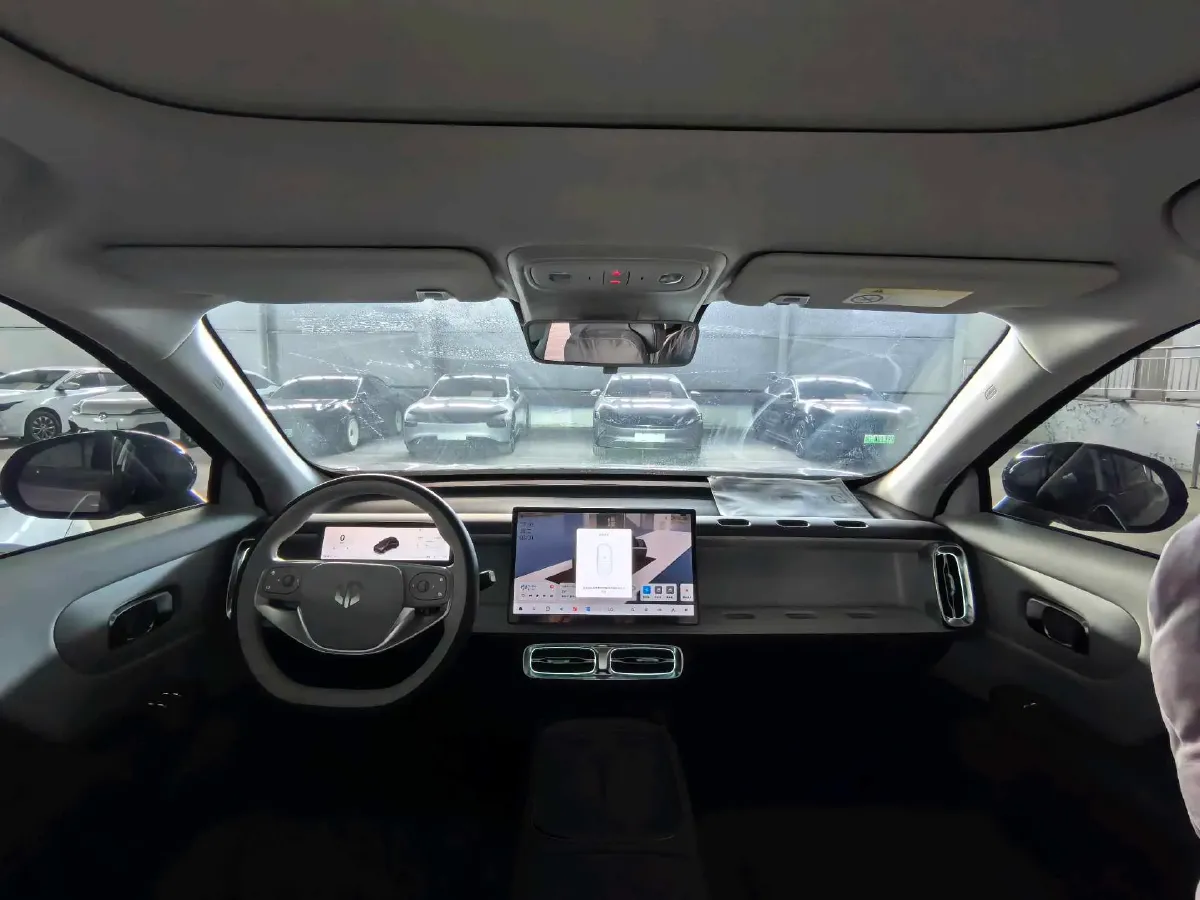 2025 Leapmotor B10 BEV 67.1KWH,autocango,china used car exporter,china ev exporter,chinese used car exporter,chinese used ev exporter