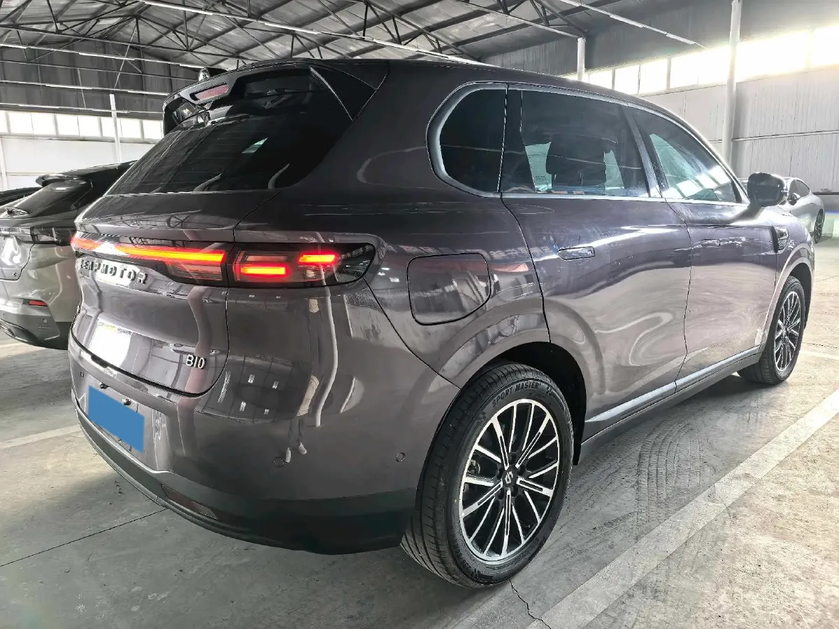 2025 Leapmotor B10 BEV 67.1KWH,autocango,china used car exporter,china ev exporter,chinese used car exporter,chinese used ev exporter