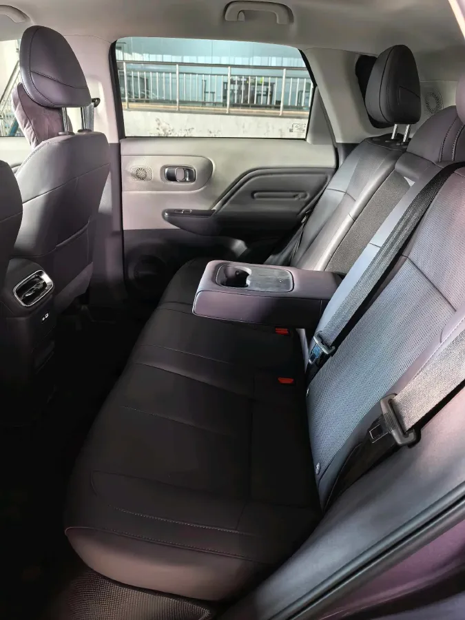 2025 Leapmotor B10 BEV 67.1KWH,autocango,china used car exporter,china ev exporter,chinese used car exporter,chinese used ev exporter