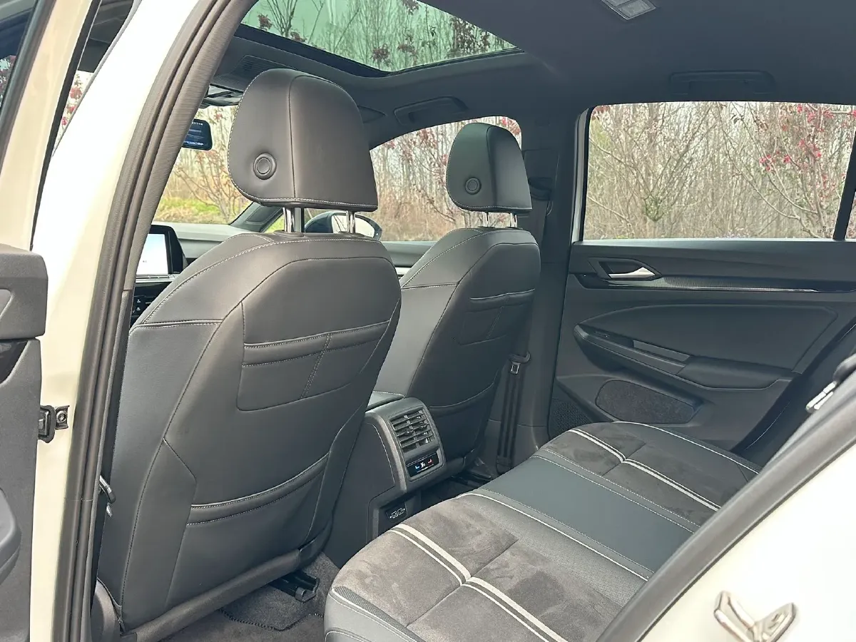 2023 Volkswagen Golf 1.4T 150HP L4 7DCT,autocango,china used car exporter,china ev exporter,chinese used car exporter,chinese used ev exporter