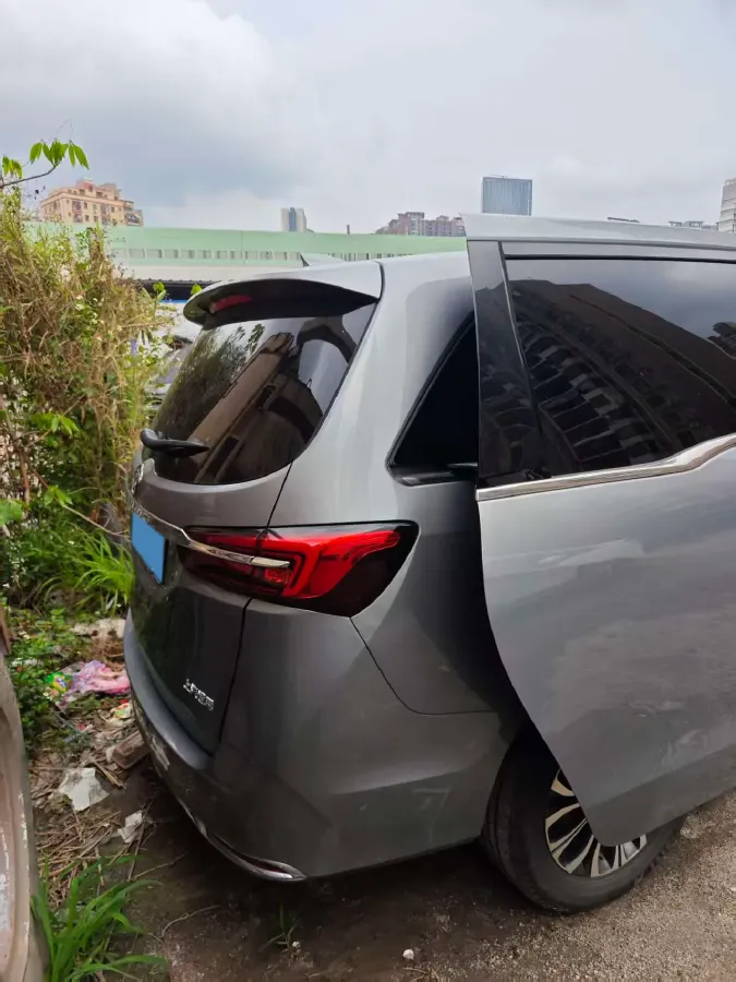 2023 Buick GL8 2.0T 237HP L4 9AT,autocango,china used car exporter,china ev exporter,chinese used car exporter,chinese used ev exporter