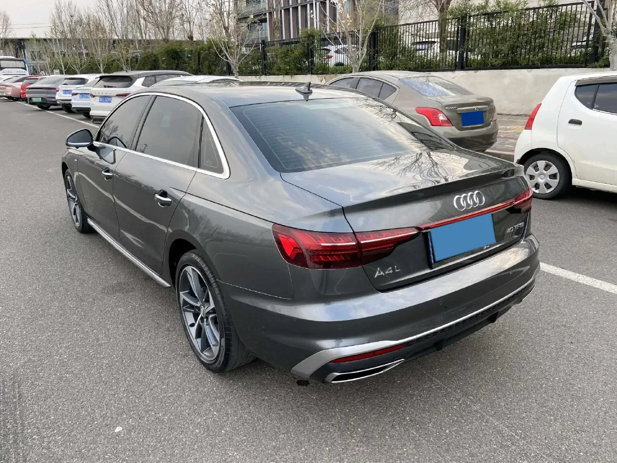 2022 Audi A4L 2.0T 190HP L4 7DCT,autocango,china used car exporter,china ev exporter,chinese used car exporter,chinese used ev exporter