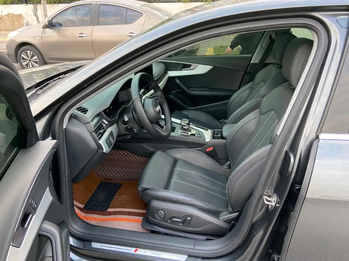 2022 Audi A4L 2.0T 190HP L4 7DCT,autocango,china used car exporter,china ev exporter,chinese used car exporter,chinese used ev exporter