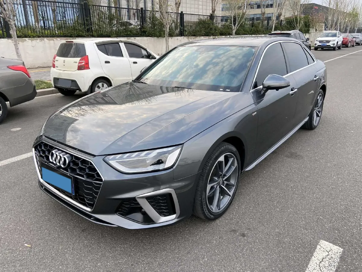 2022 Audi A4L 2.0T 190HP L4 7DCT,autocango,china used car exporter,china ev exporter,chinese used car exporter,chinese used ev exporter