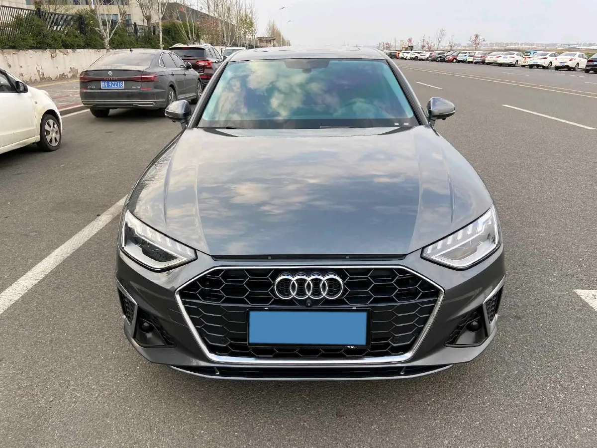 2022 Audi A4L 2.0T 190HP L4 7DCT,autocango,china used car exporter,china ev exporter,chinese used car exporter,chinese used ev exporter