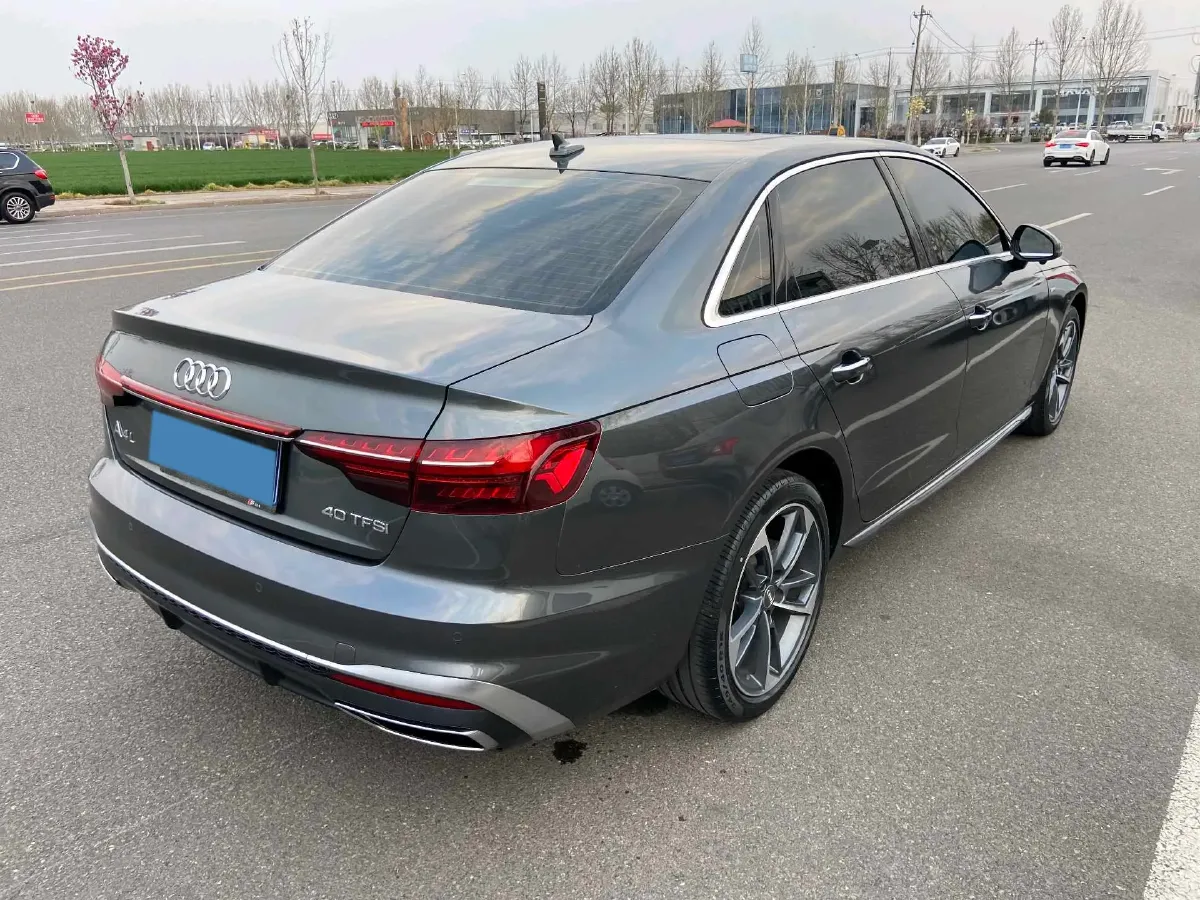 2022 Audi A4L 2.0T 190HP L4 7DCT,autocango,china used car exporter,china ev exporter,chinese used car exporter,chinese used ev exporter