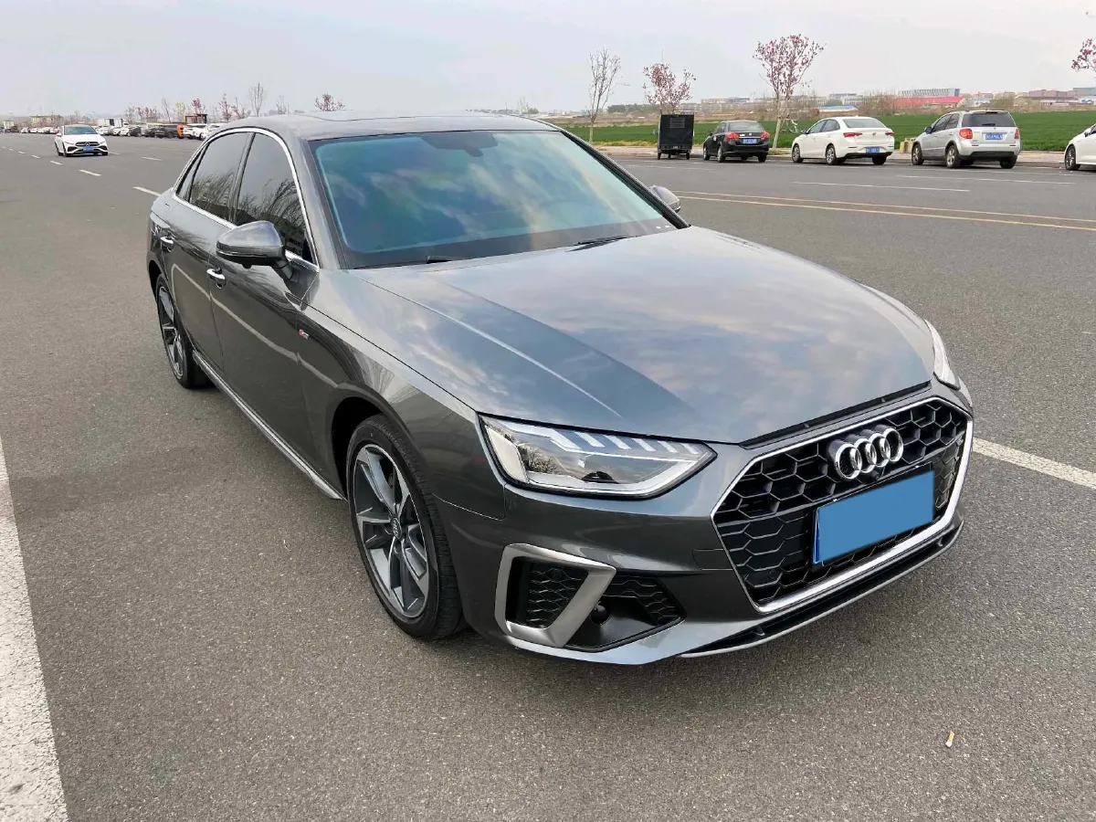 2022 Audi A4L 2.0T 190HP L4 7DCT,autocango,china used car exporter,china ev exporter,chinese used car exporter,chinese used ev exporter