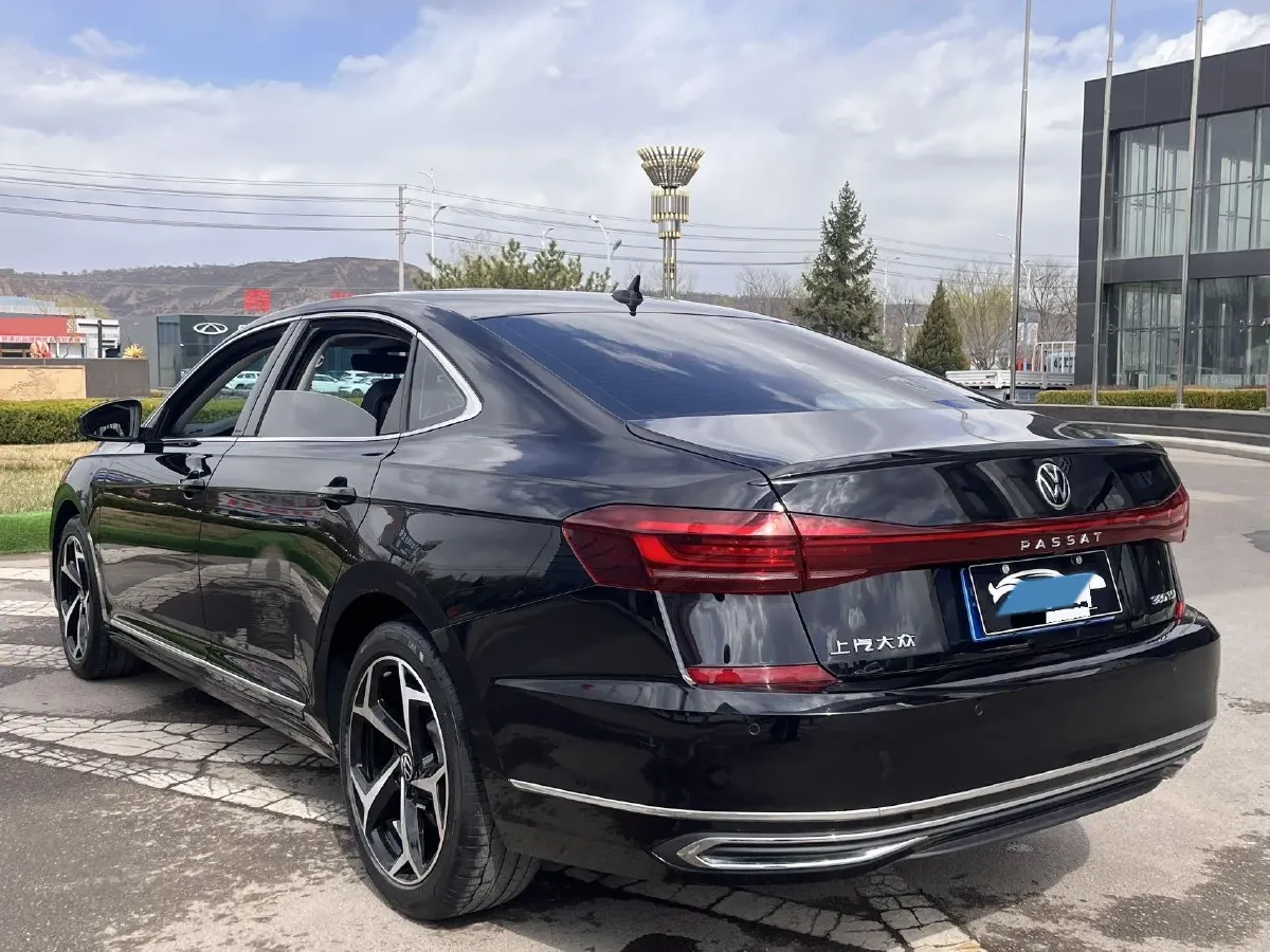 2024 Volkswagen Passat 2.0T 220HP L4 7DCT,autocango,china used car exporter,china ev exporter,chinese used car exporter,chinese used ev exporter