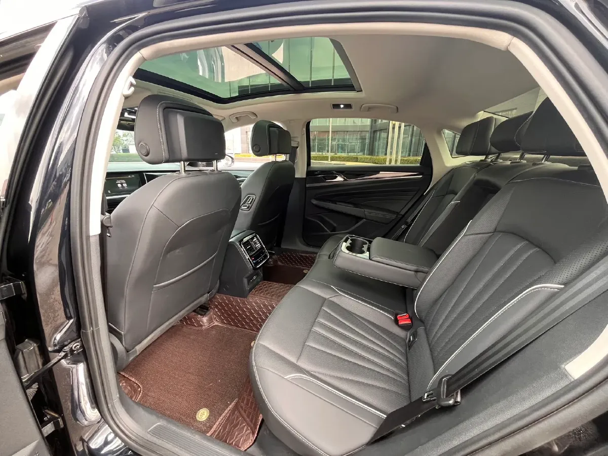 2024 Volkswagen Passat 2.0T 220HP L4 7DCT,autocango,china used car exporter,china ev exporter,chinese used car exporter,chinese used ev exporter