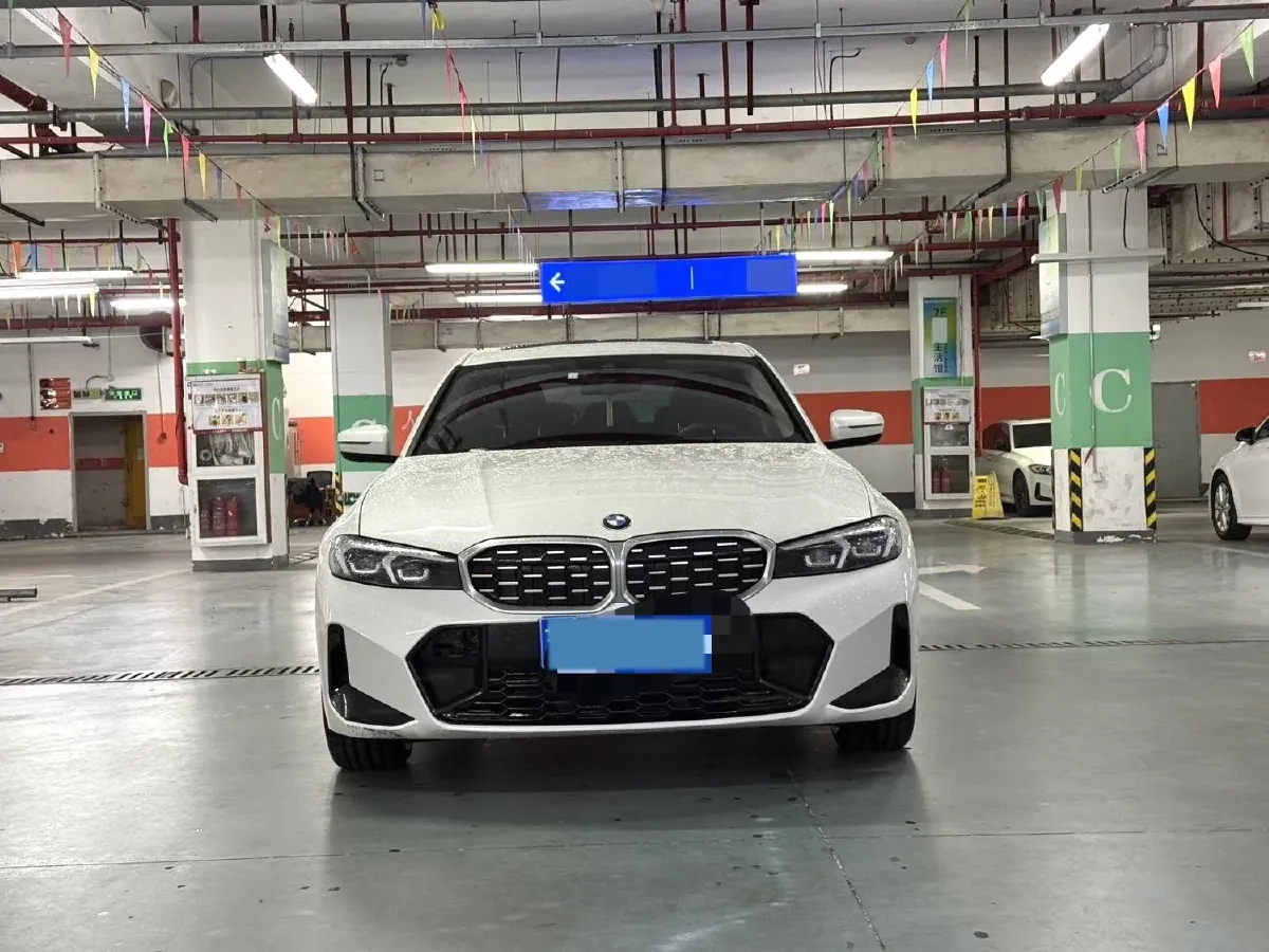 2023 BMW 3 Series 2.0T 156HP L4 8AT,autocango,china used car exporter,china ev exporter,chinese used car exporter,chinese used ev exporter