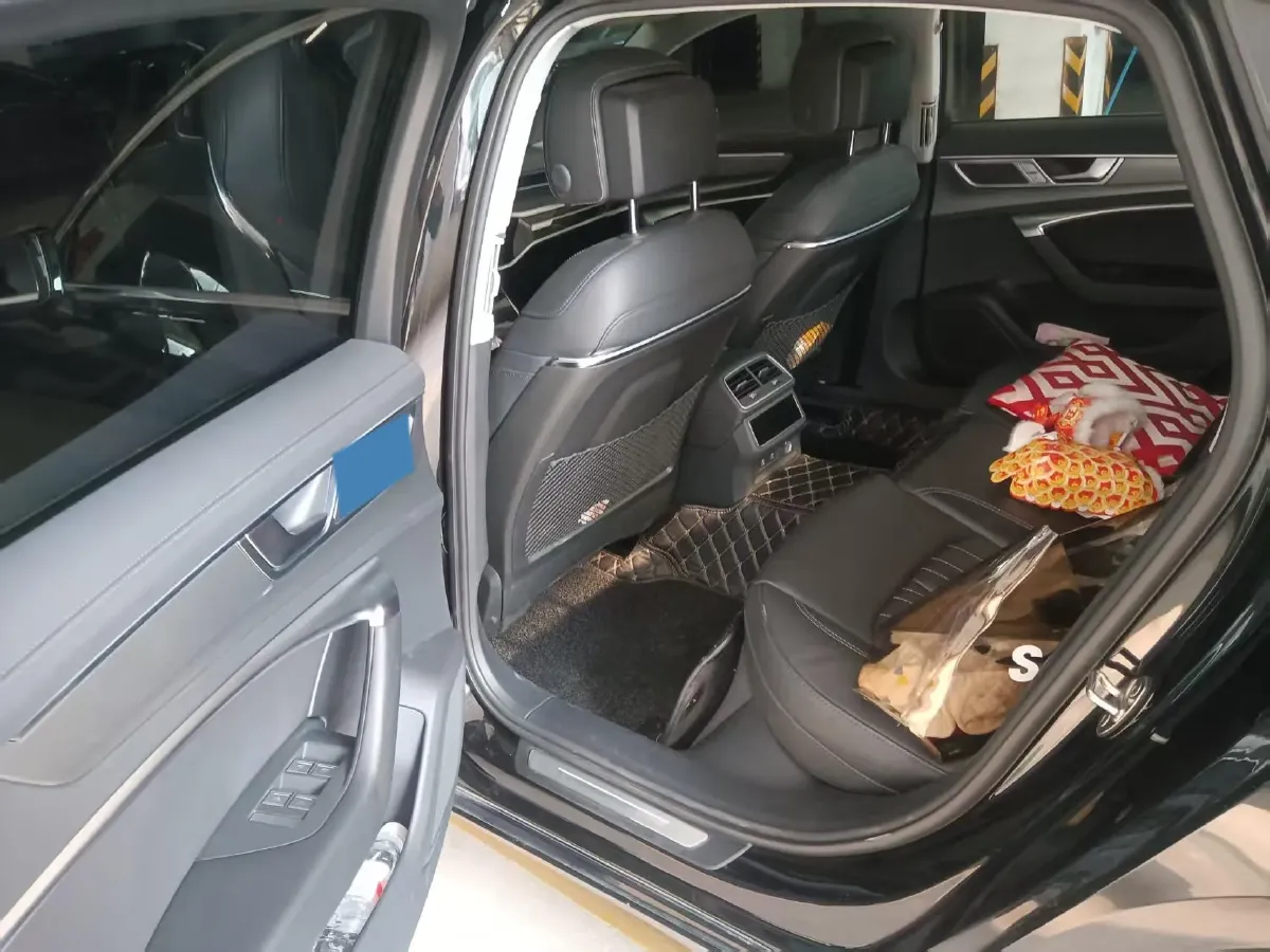 2023 Audi A6L 2.0T 245HP L4 7DCT,autocango,china used car exporter,china ev exporter,chinese used car exporter,chinese used ev exporter