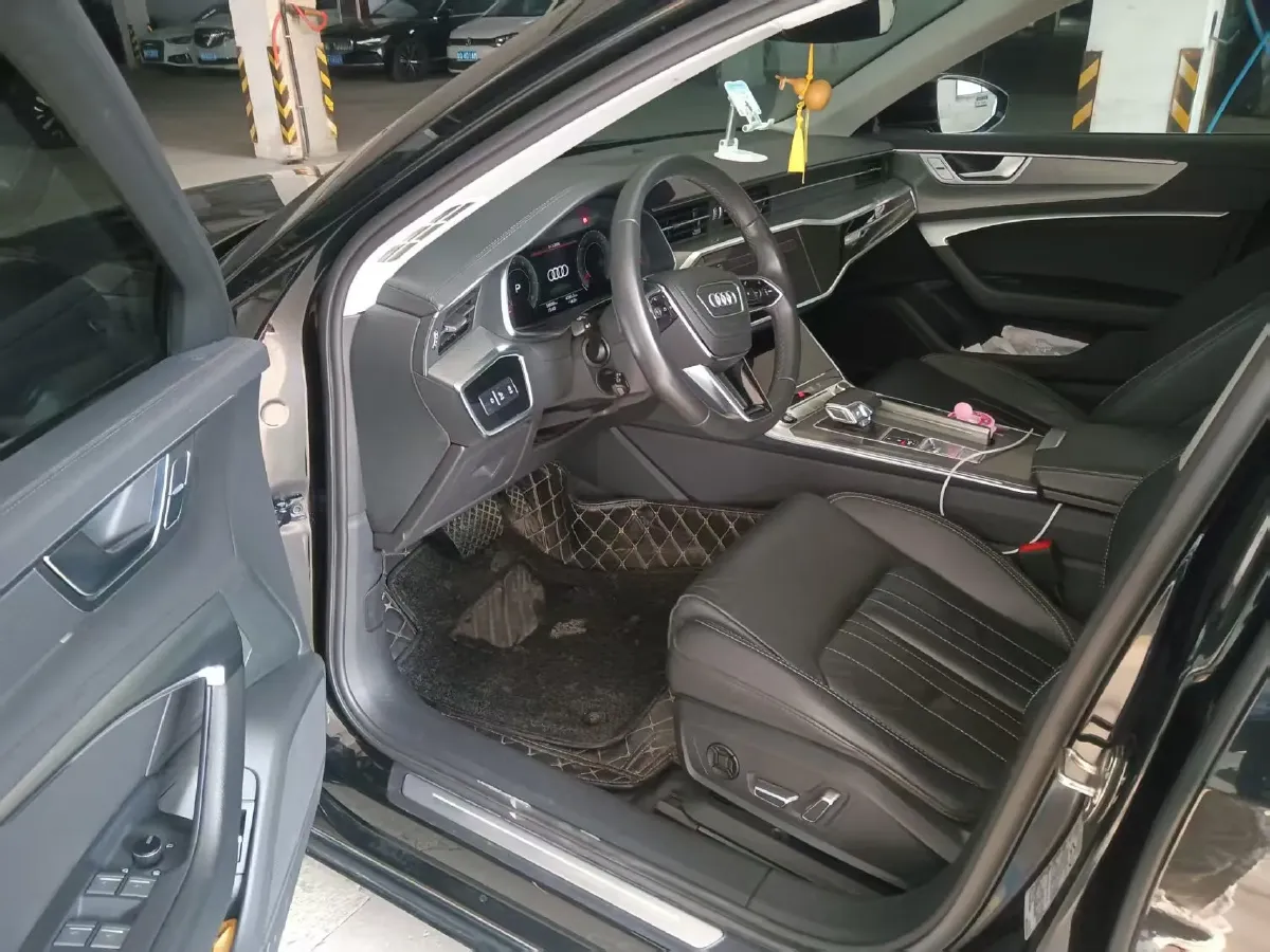 2023 Audi A6L 2.0T 245HP L4 7DCT,autocango,china used car exporter,china ev exporter,chinese used car exporter,chinese used ev exporter