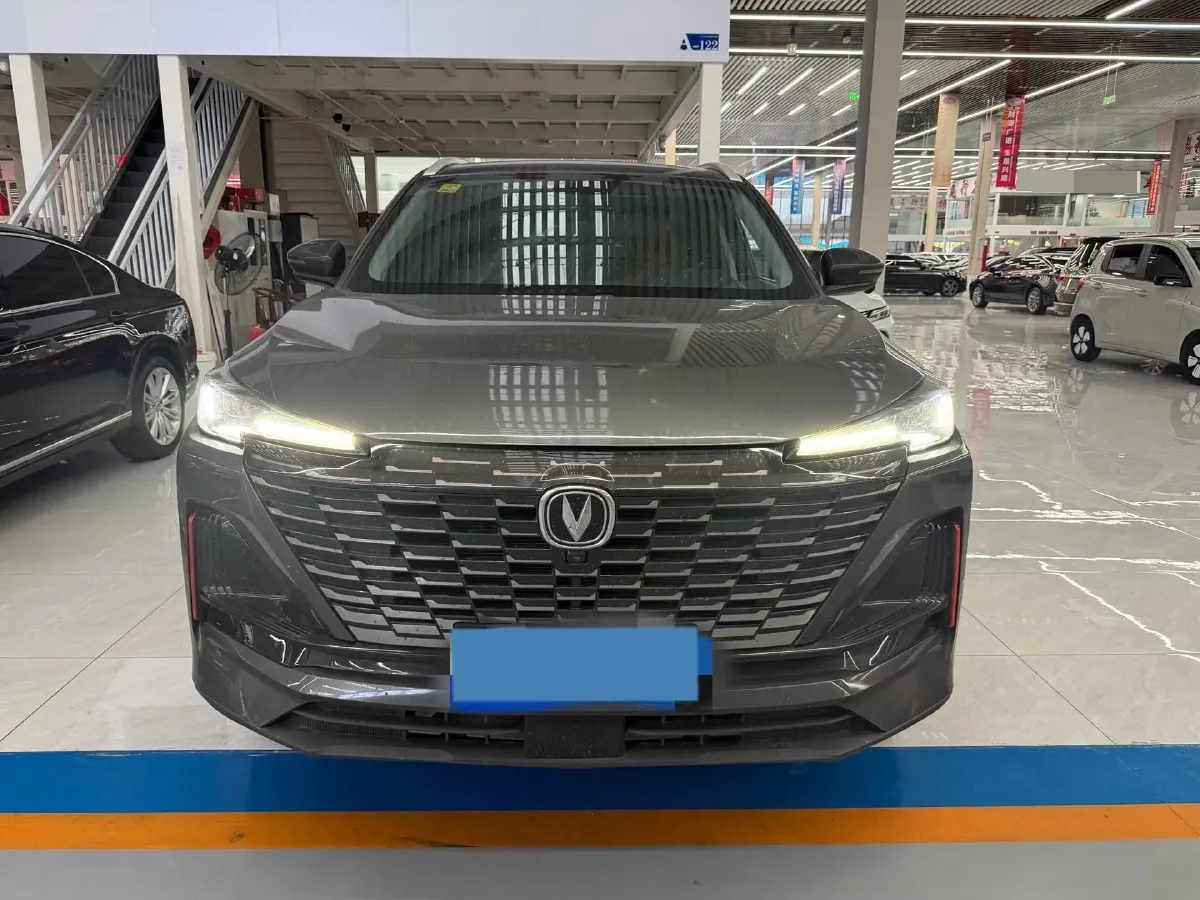 2022 ChangAn Oshan X7 Plus 1.5T 188HP L4 7DCT,autocango,china used car exporter,china ev exporter,chinese used car exporter,chinese used ev exporter