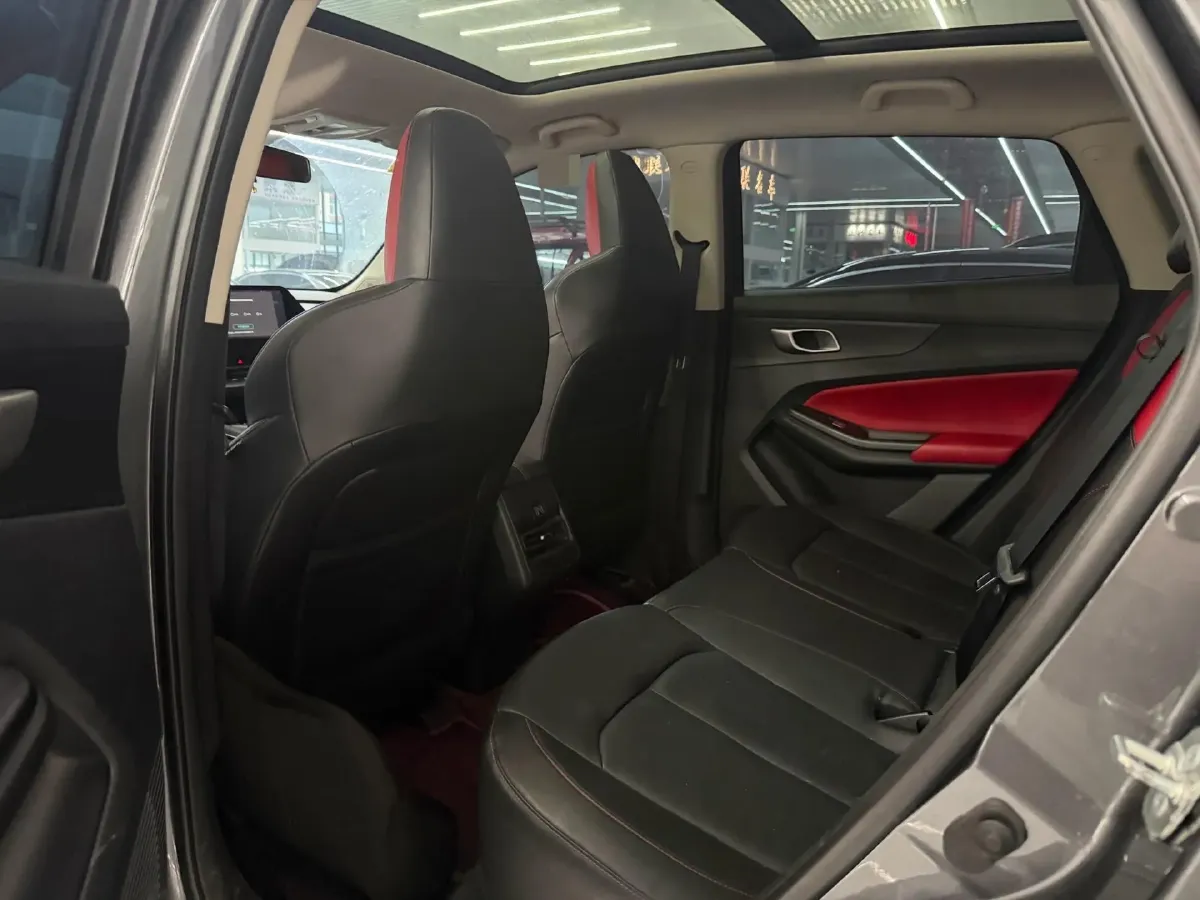 2022 ChangAn Oshan X7 Plus 1.5T 188HP L4 7DCT,autocango,china used car exporter,china ev exporter,chinese used car exporter,chinese used ev exporter