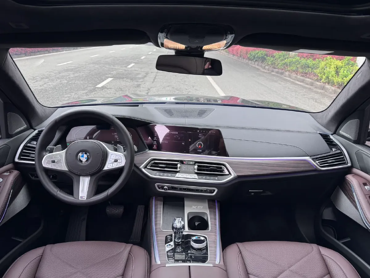 2022 BMW X5 3.0T 333HP L6 8AT,autocango,china used car exporter,china ev exporter,chinese used car exporter,chinese used ev exporter