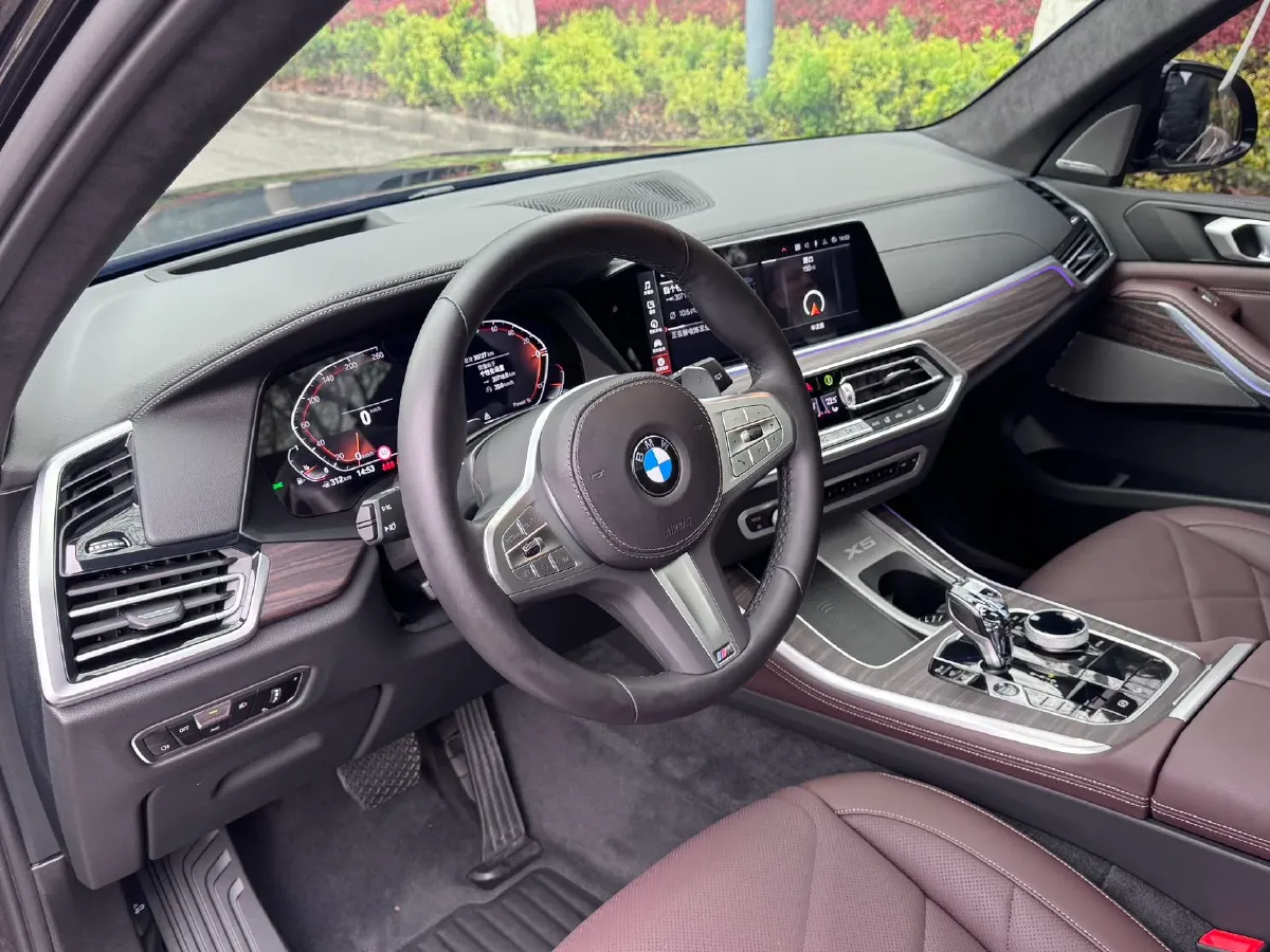 2022 BMW X5 3.0T 333HP L6 8AT,autocango,china used car exporter,china ev exporter,chinese used car exporter,chinese used ev exporter