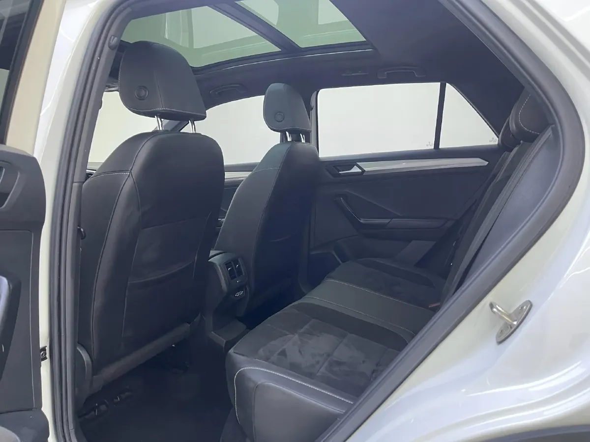 2022 Volkswagen T-Roc 1.4T 150HP L4 7DCT,autocango,china used car exporter,china ev exporter,chinese used car exporter,chinese used ev exporter