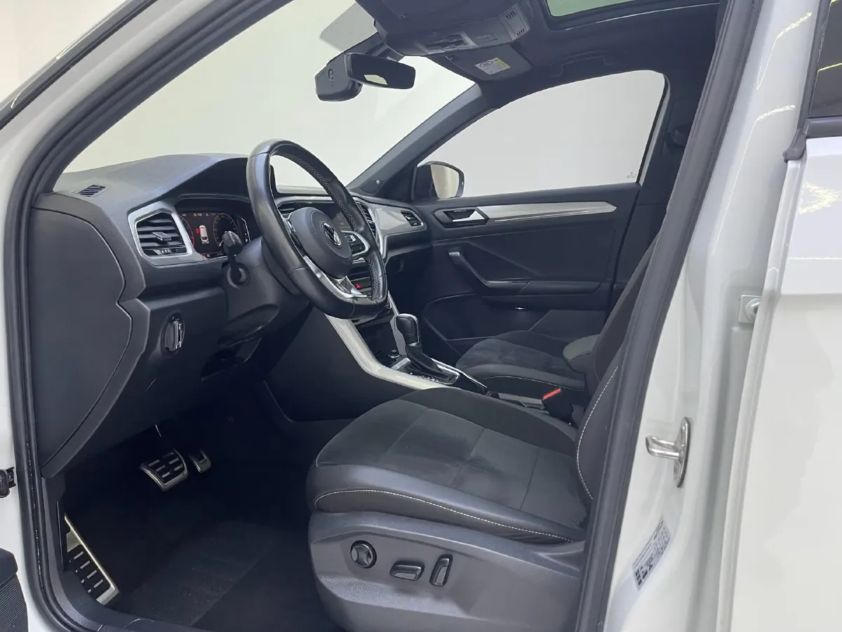 2022 Volkswagen T-Roc 1.4T 150HP L4 7DCT,autocango,china used car exporter,china ev exporter,chinese used car exporter,chinese used ev exporter