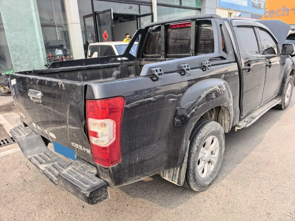 2019 Isuzu RE-MAX Jim 2.0T 204HP L4 5MT,autocango,china used car exporter,china ev exporter,chinese used car exporter,chinese used ev exporter