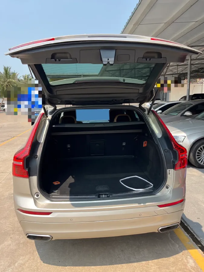 2018 Volvo XC60 2.0T 254HP L4 8AT,autocango,china used car exporter,china ev exporter,chinese used car exporter,chinese used ev exporter