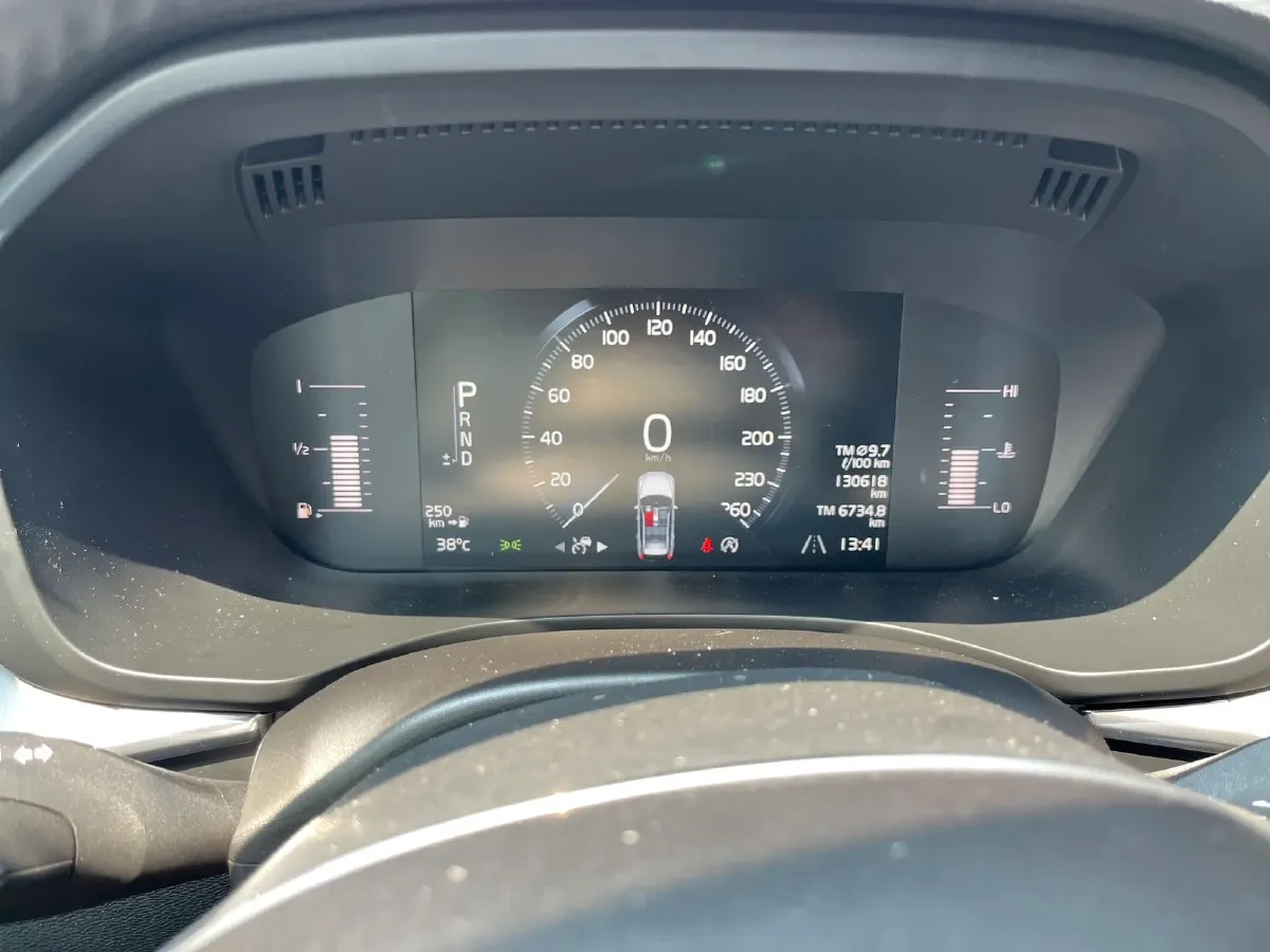 2018 Volvo XC60 2.0T 254HP L4 8AT,autocango,china used car exporter,china ev exporter,chinese used car exporter,chinese used ev exporter